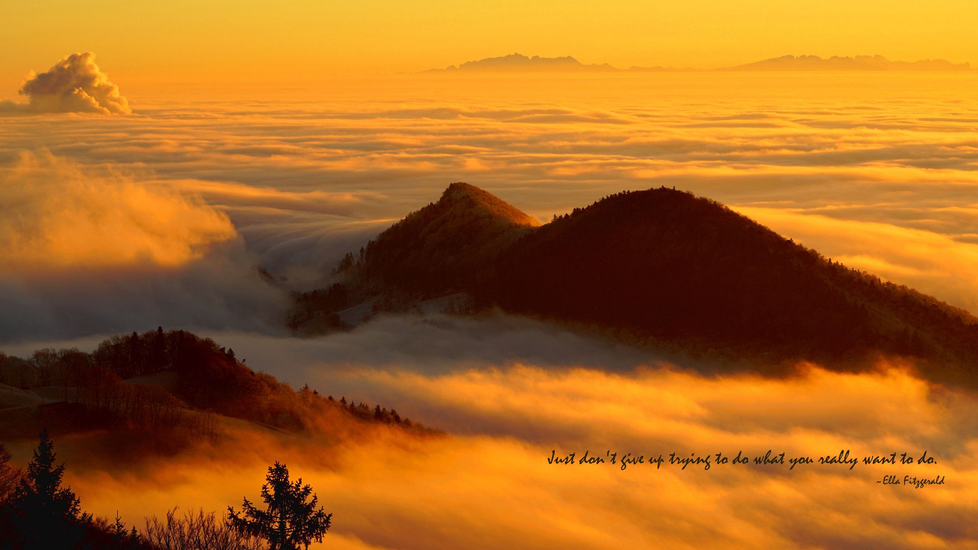 Montagne tra nuvole al tramonto, 1920x1080 Full HD 1080p, Laptop