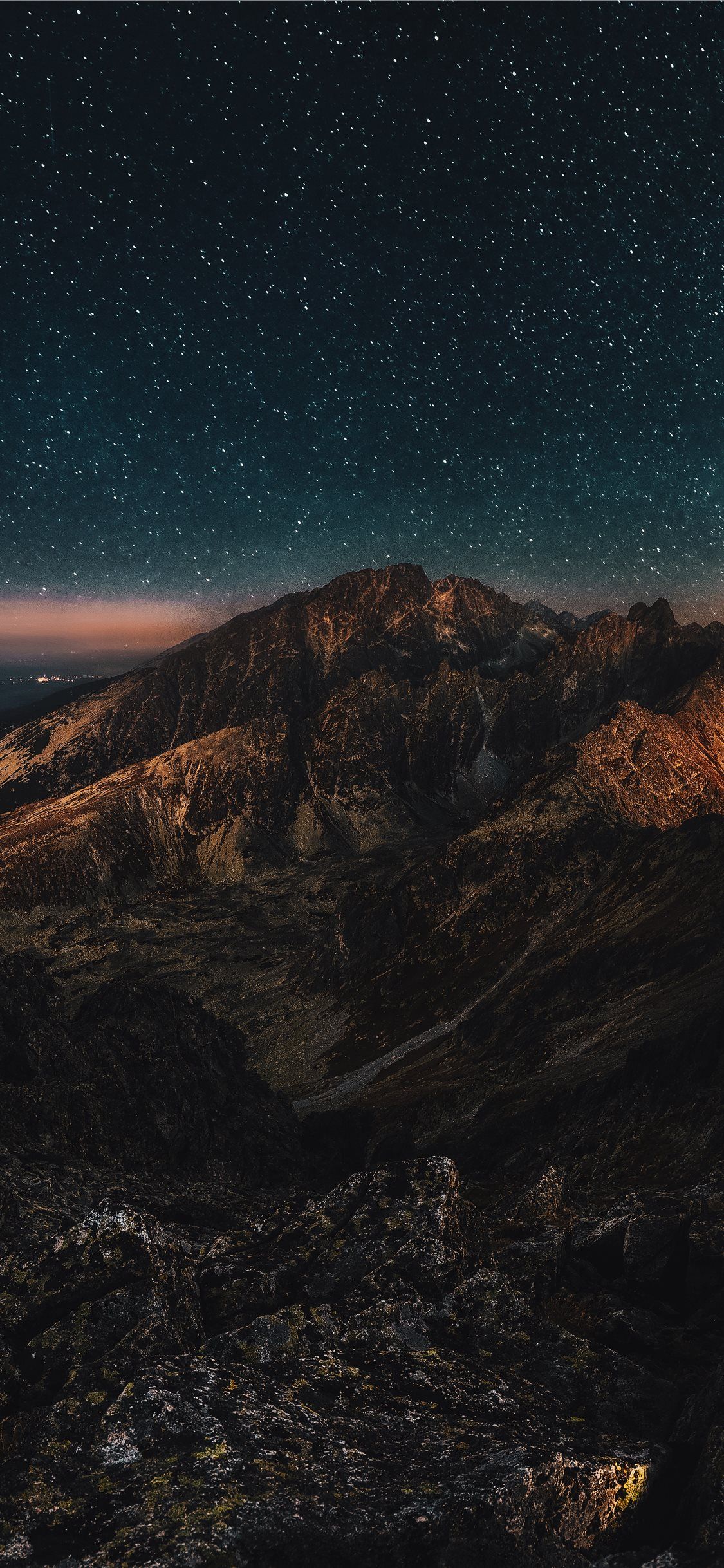 Montagne rocciose cielo stellato, 1125x2436 Full HD Verticale, iPhone