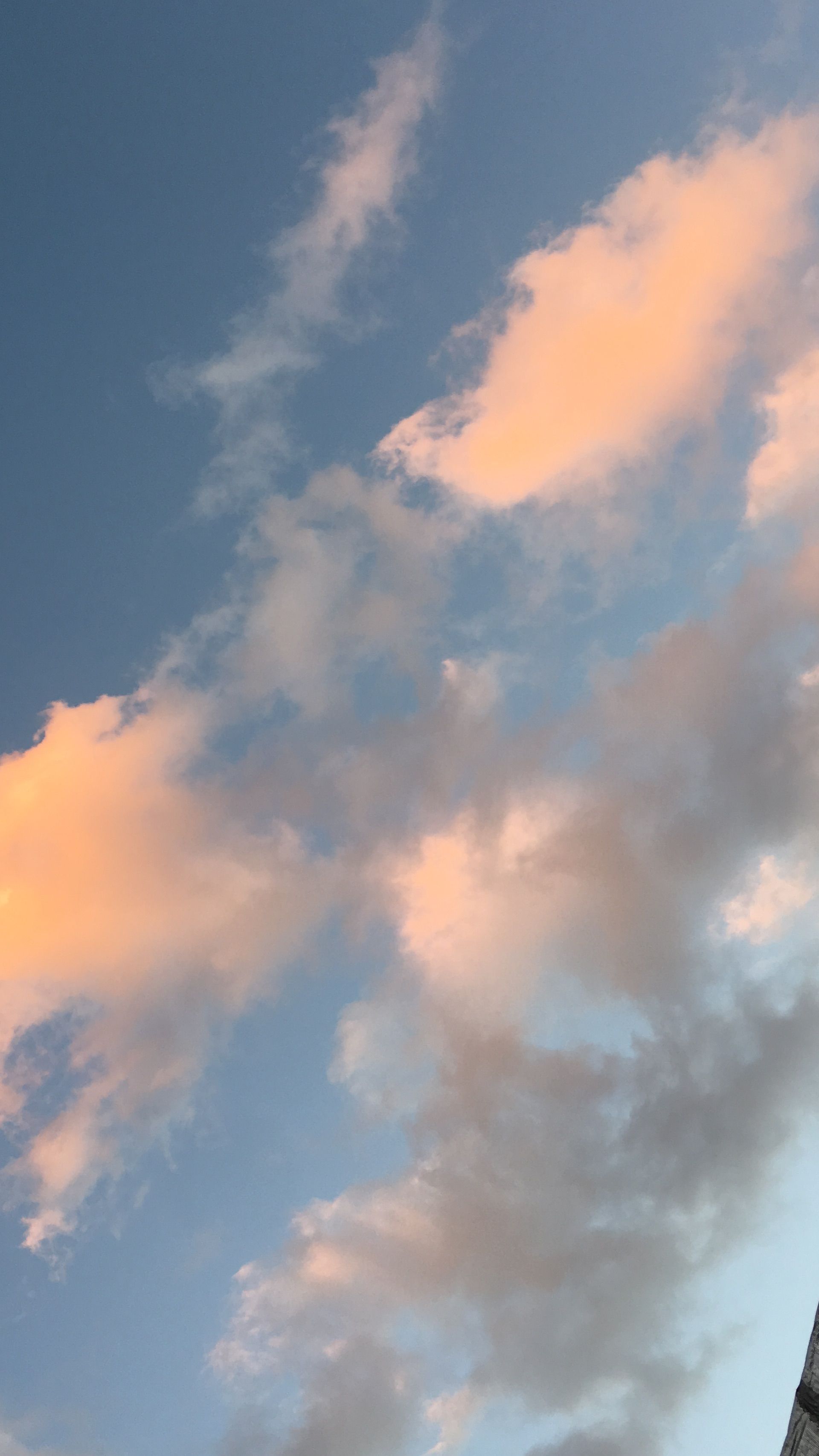 nuvole rosa cielo azzurro, 1920x3412 Verticale, Telefono