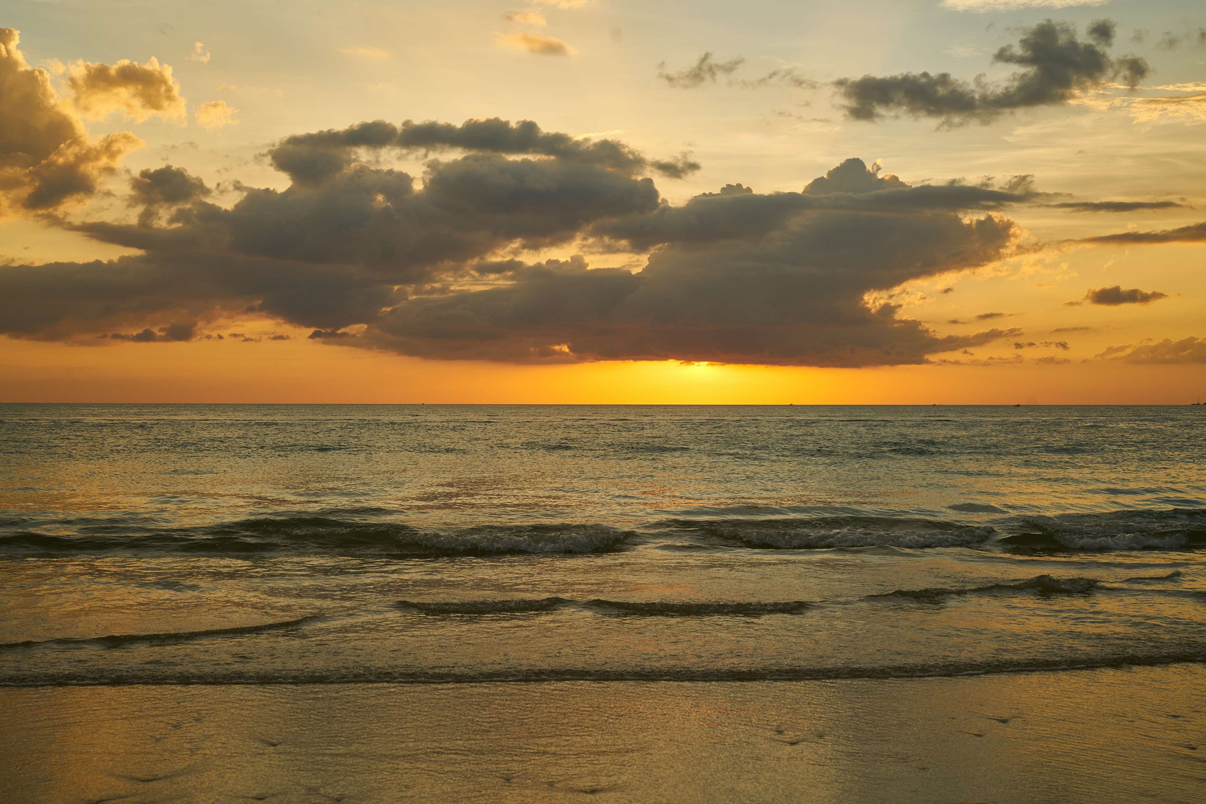 tramonto spiaggia con nuvole, 3840x2561 4K Ultra HD, Monitor 4K
