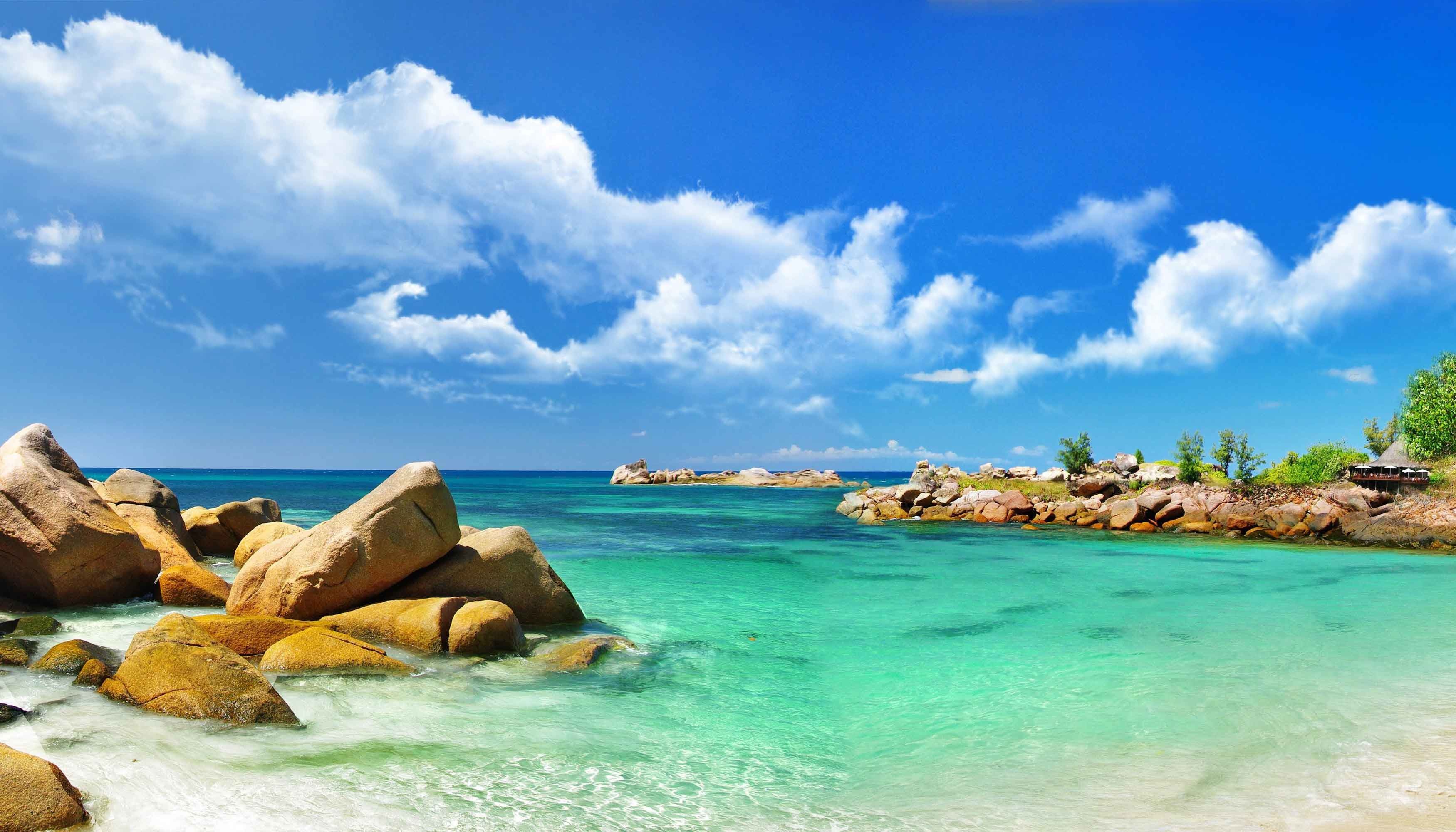 Spiaggia tropicale con rocce, 3500x2000 WQXGA, Desktop