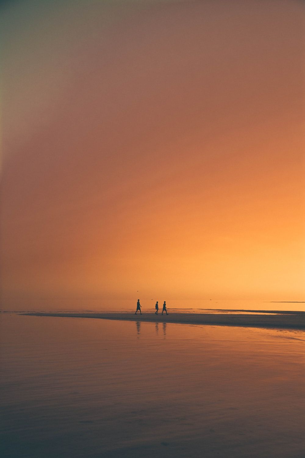 Spiaggia al tramonto arancione, 1000x1500 Full HD Verticale, iPhone