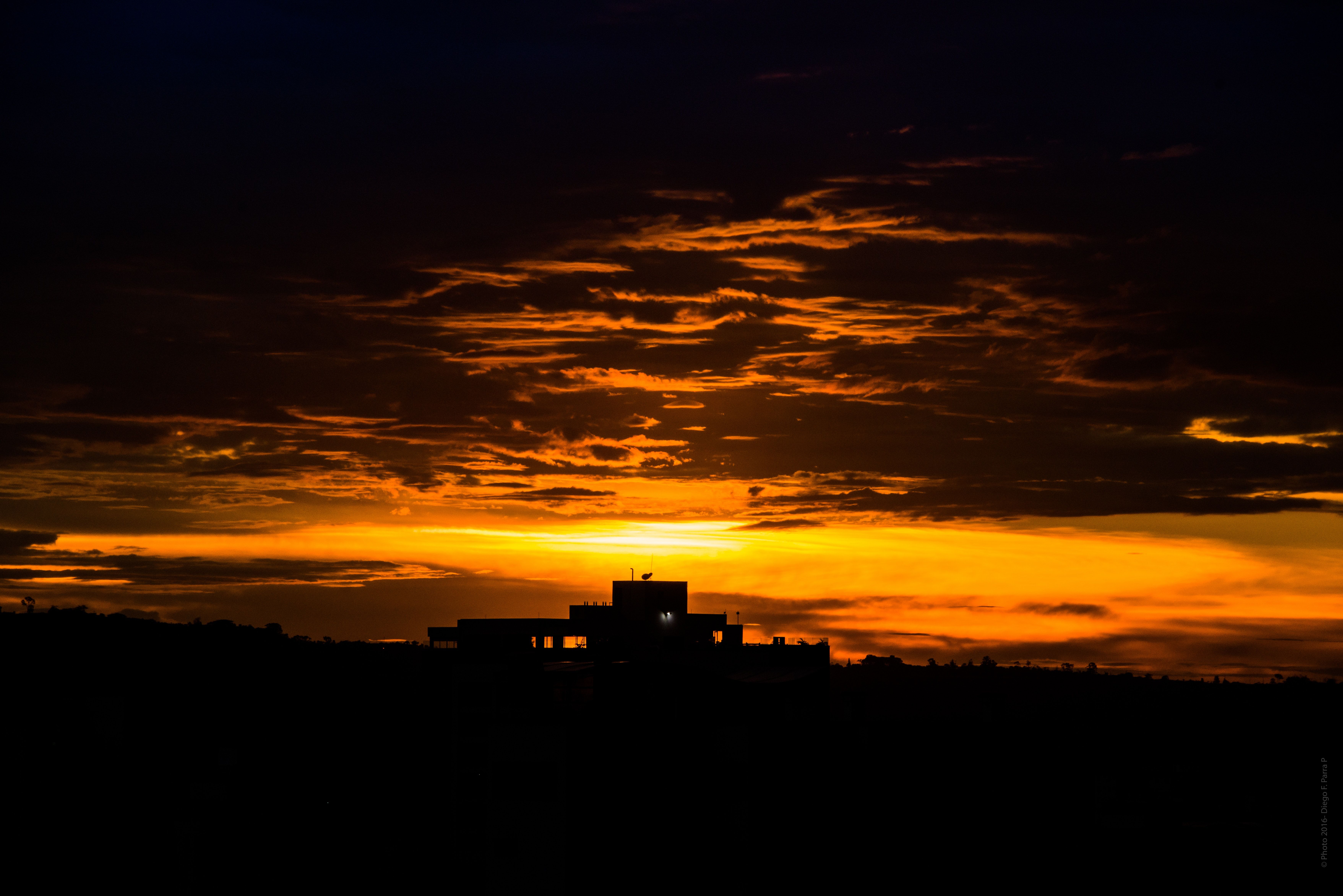 Silhouette edificio al tramonto, 7027x4690 4K, Desktop 4K