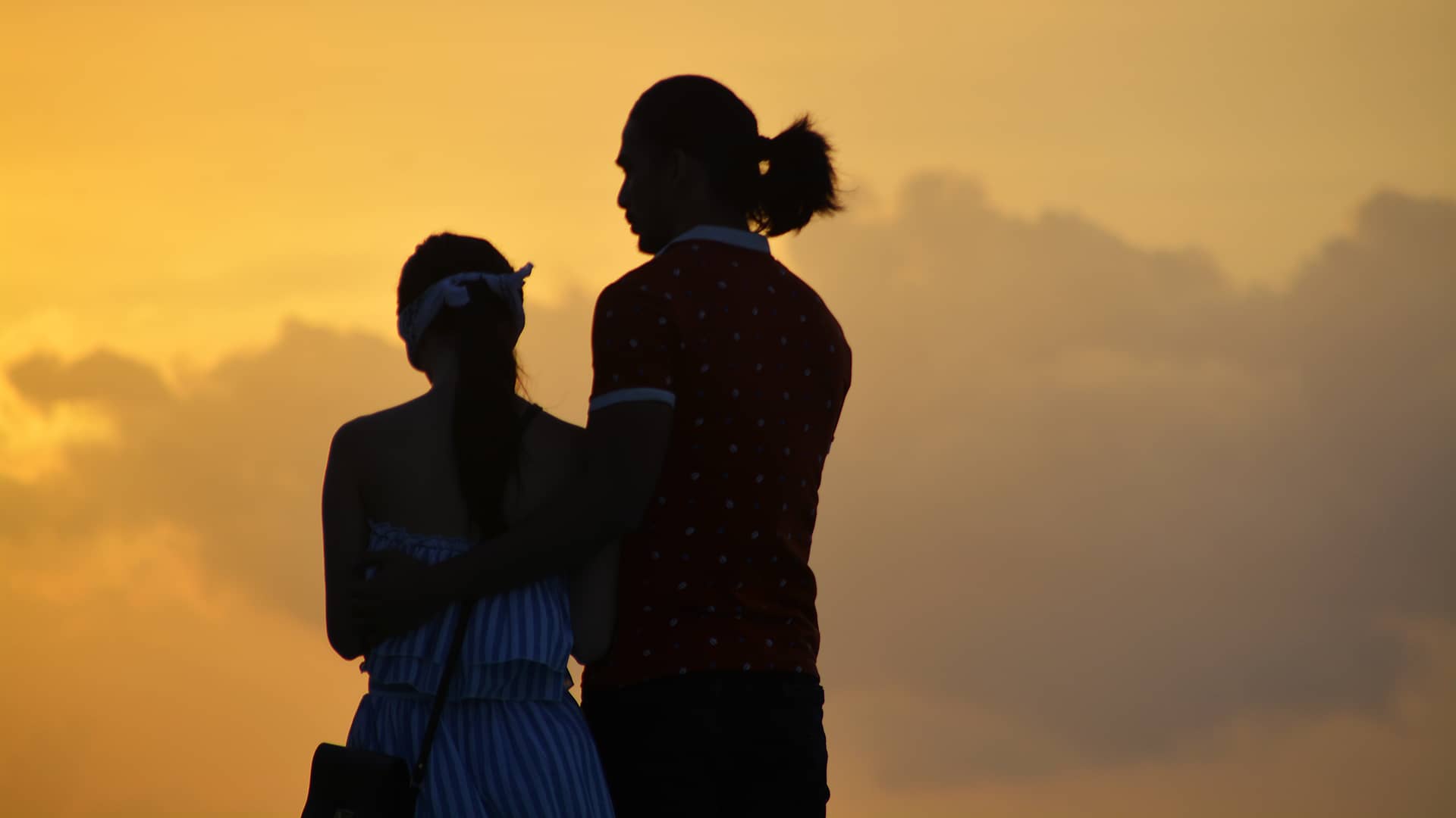 Coppia in silhouette al tramonto, 1920x1080 Full HD, Laptop