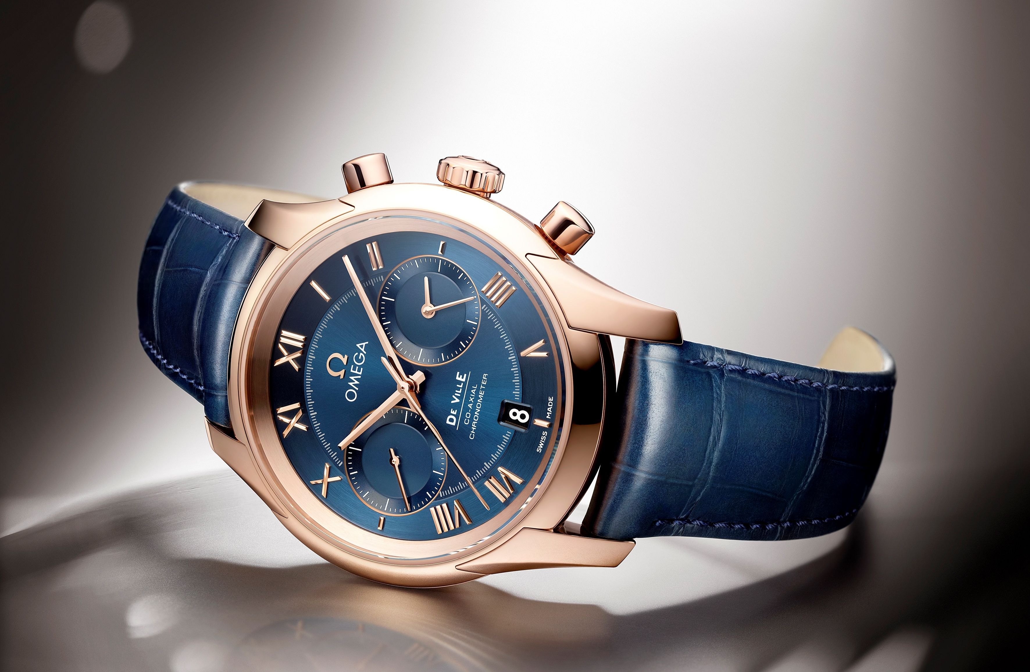 Orologio cronografo su tastiera nera, 6000x3750 Ultra HD, 4K TV