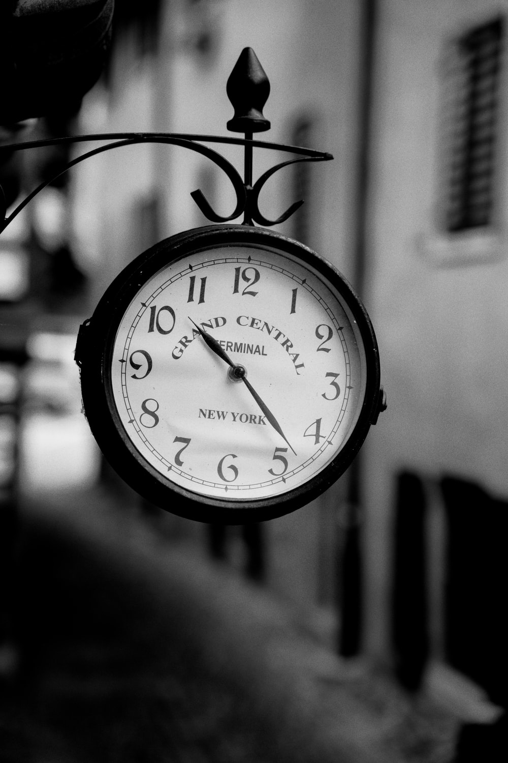 Orologio da strada Grand Central, 1000x1500 Full HD Verticale, Smartphone
