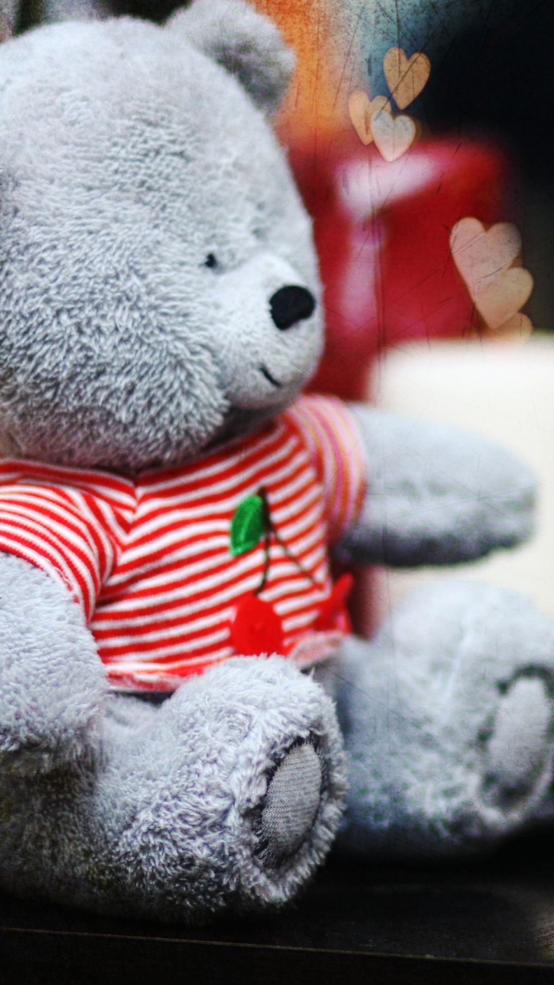 Orsetto peluche grigio maglietta rossa, 1080x1920 Verticale, Telefono
