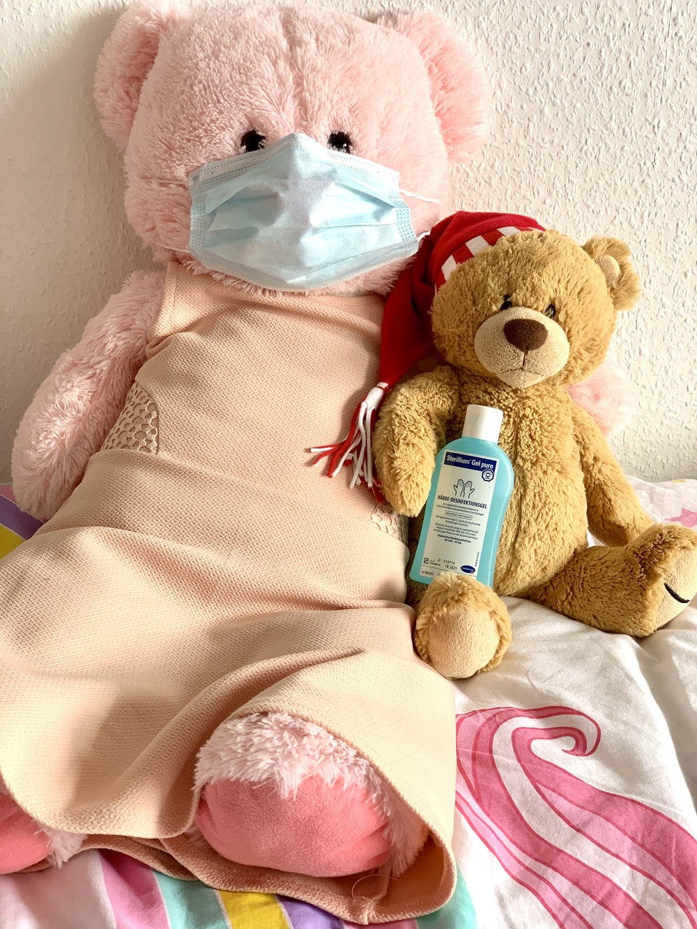 Orsetti di peluche con mascherina, 1000x1333 Full HD Verticale, Smartphone