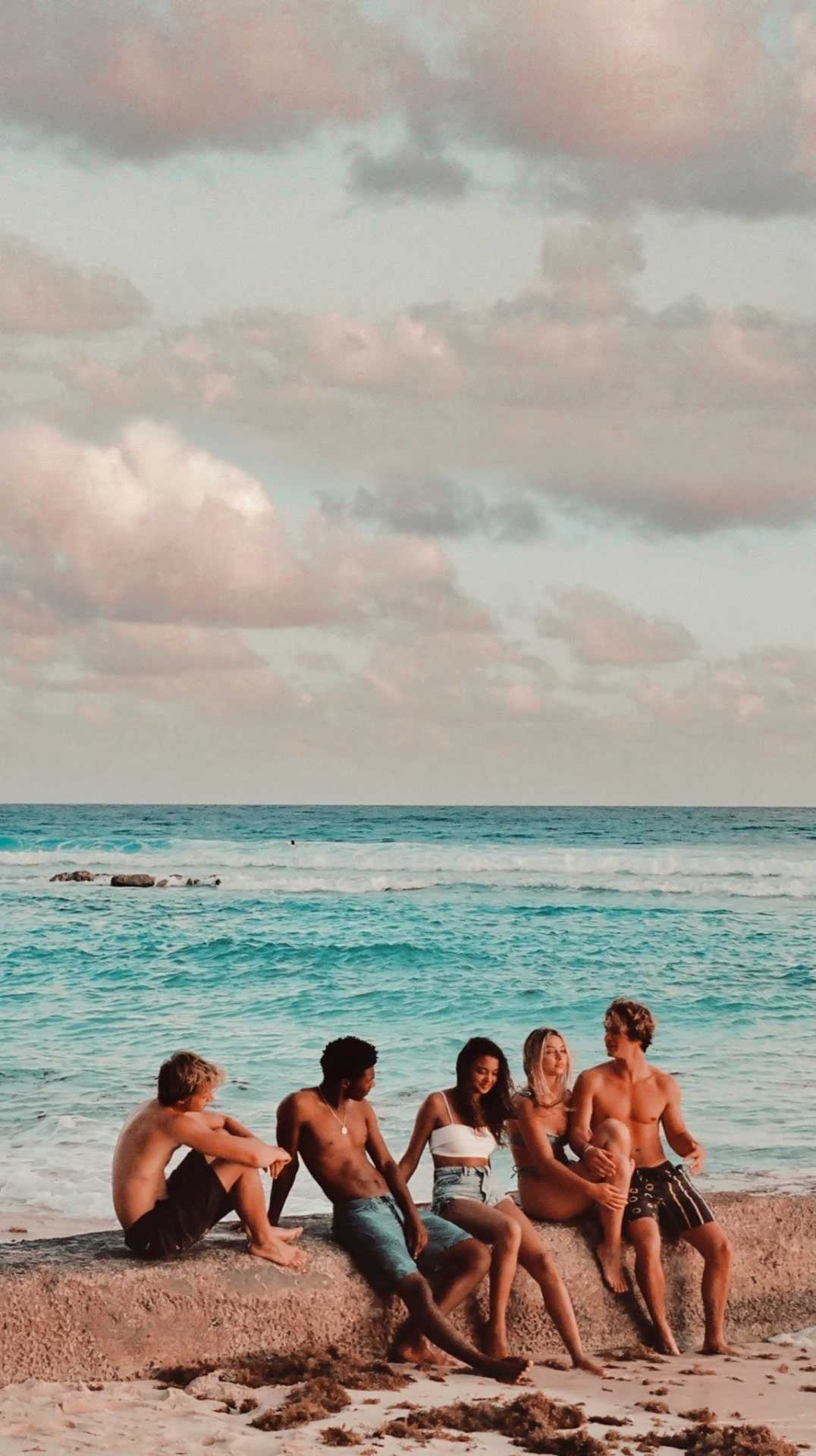 Gruppo amici spiaggia Outer Banks, 1076x1920 Verticale, OnePlus