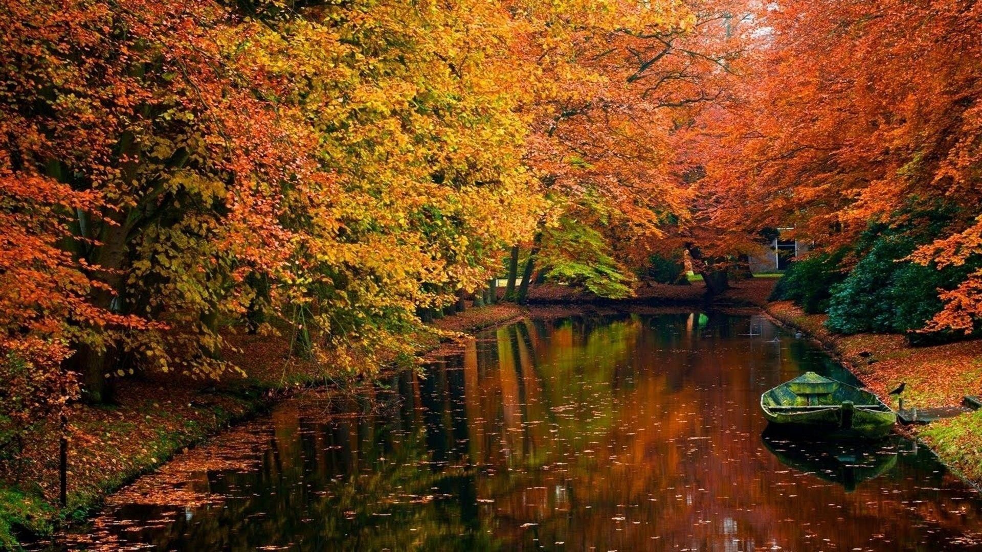 Canale autunnale con barca, 1920x1080 1080p, Desktop