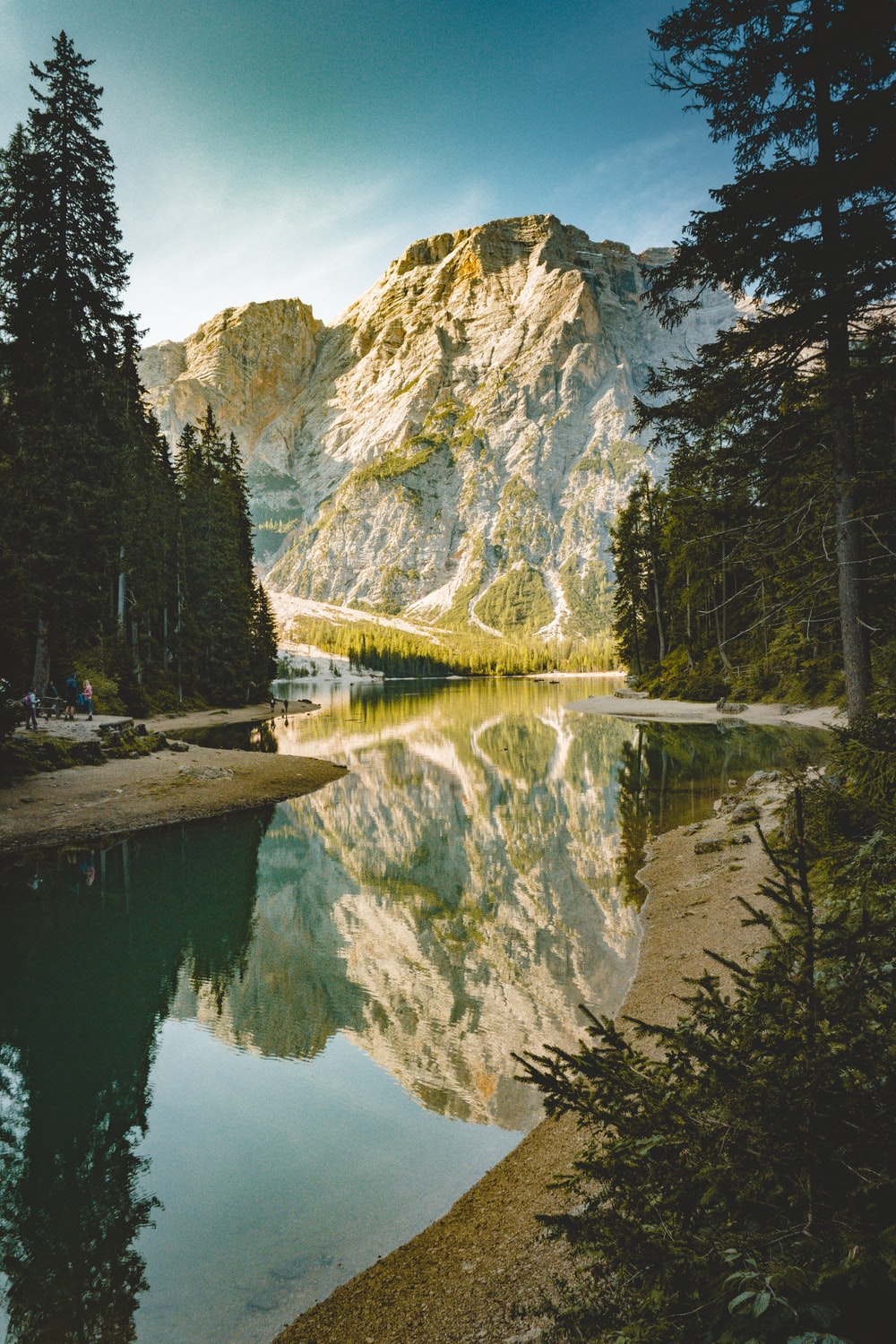 Lago di Braies montagne alpine, 1000x1500 Verticale, Mobile