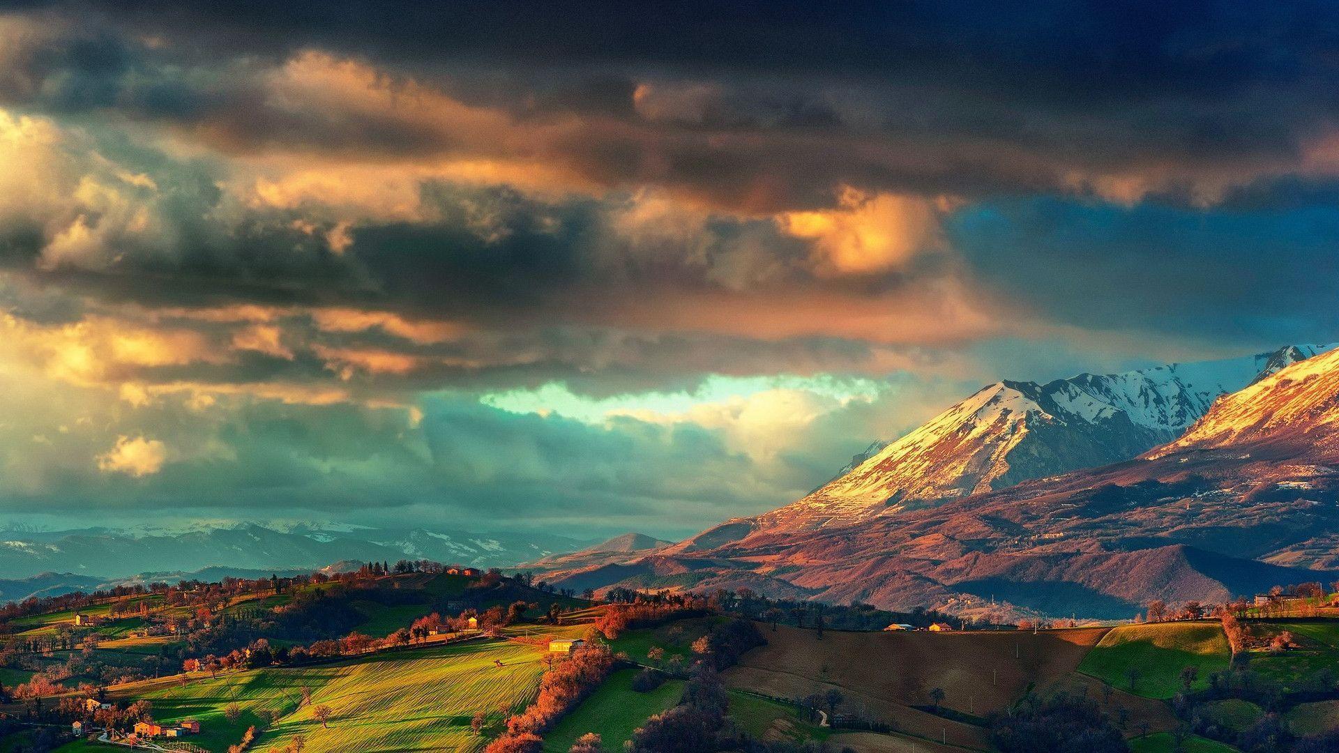 Montagne innevate e valle verde, 1920x1080 Full HD 1080p, Monitor Gaming