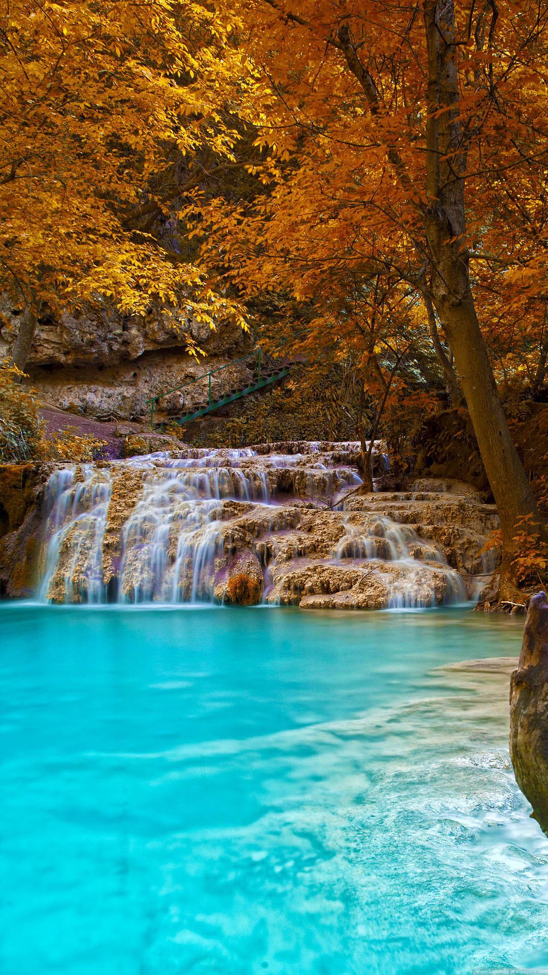 Cascata autunnale acqua turchese, 1080x1920 Full HD Verticale, Smartphone