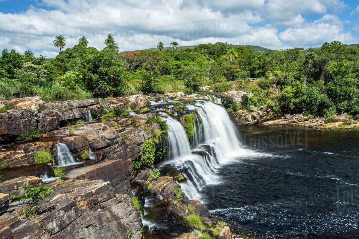 Cascata tropicale tra rocce verdi, 1200x800 HD, PC