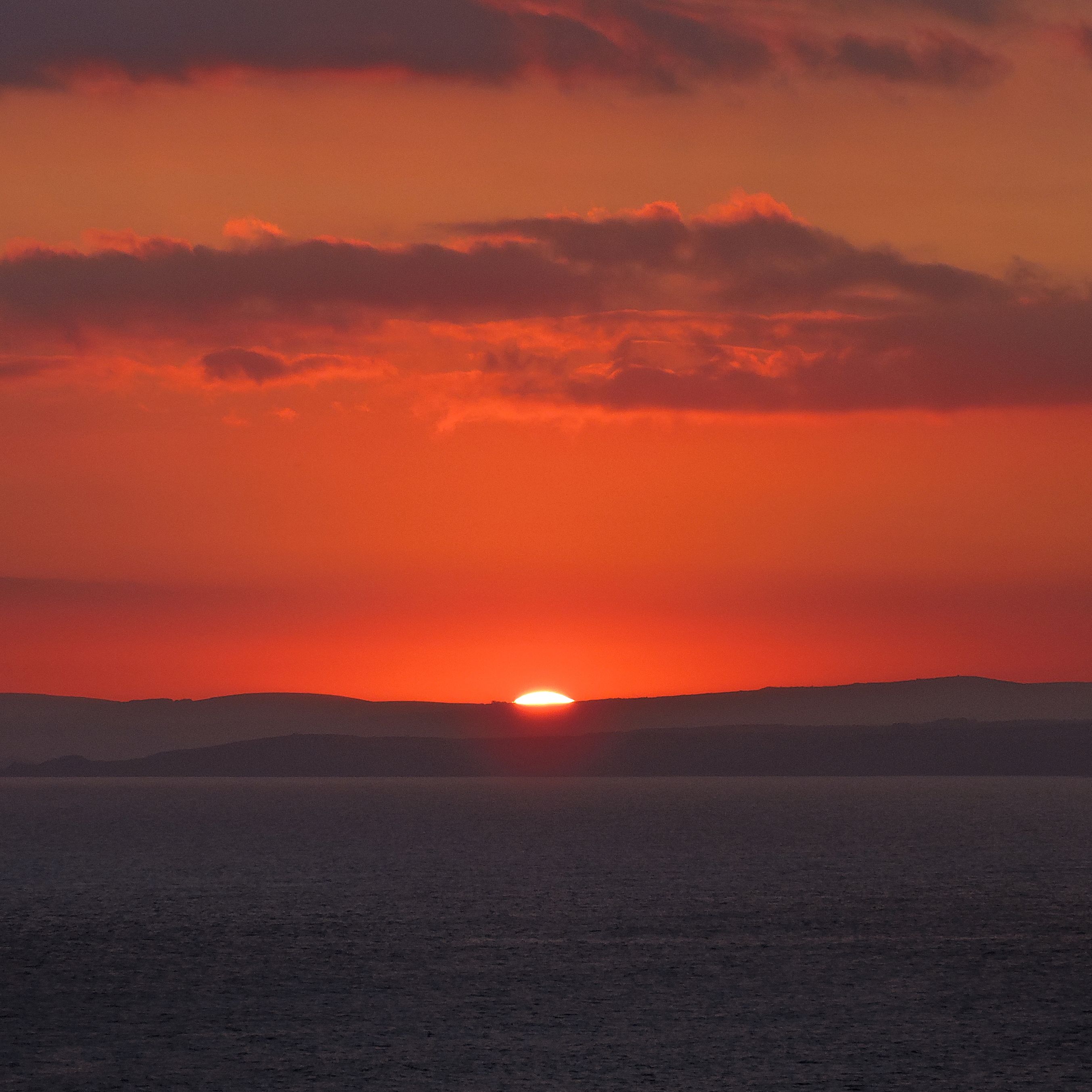 Tramonto arancione sul mare, 2706x2706 2K, Desktop