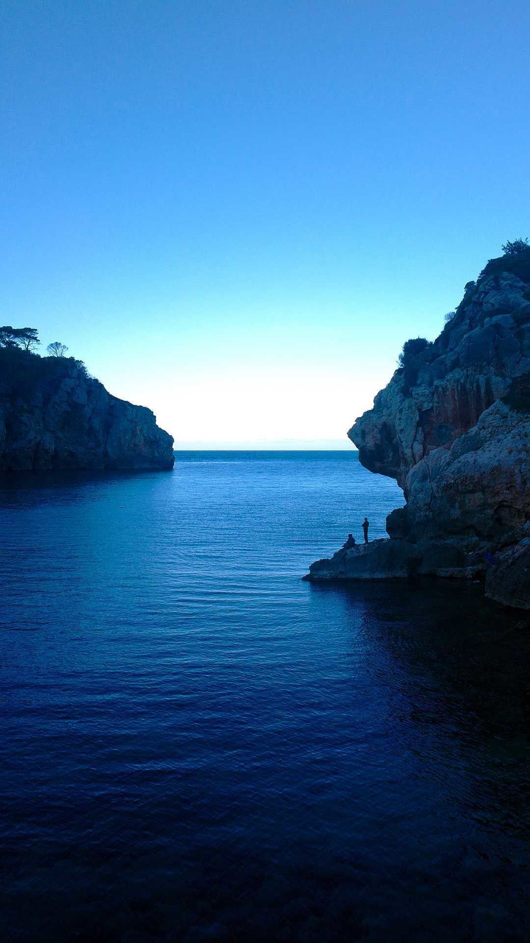 Insenatura rocciosa blu mare, 1080x1920 Verticale, iPhone Pro