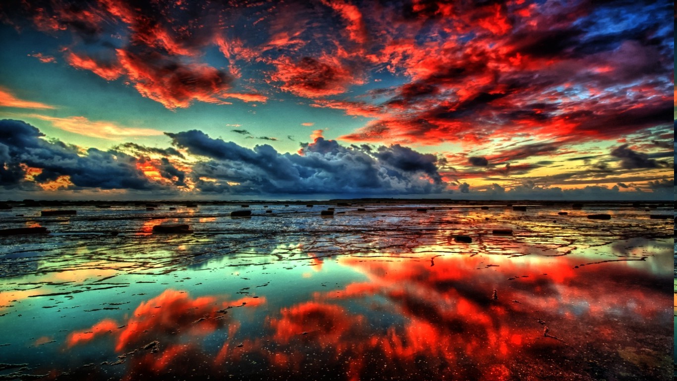 Tramonto rosso riflesso sull'acqua, 1366x768 720p, PC
