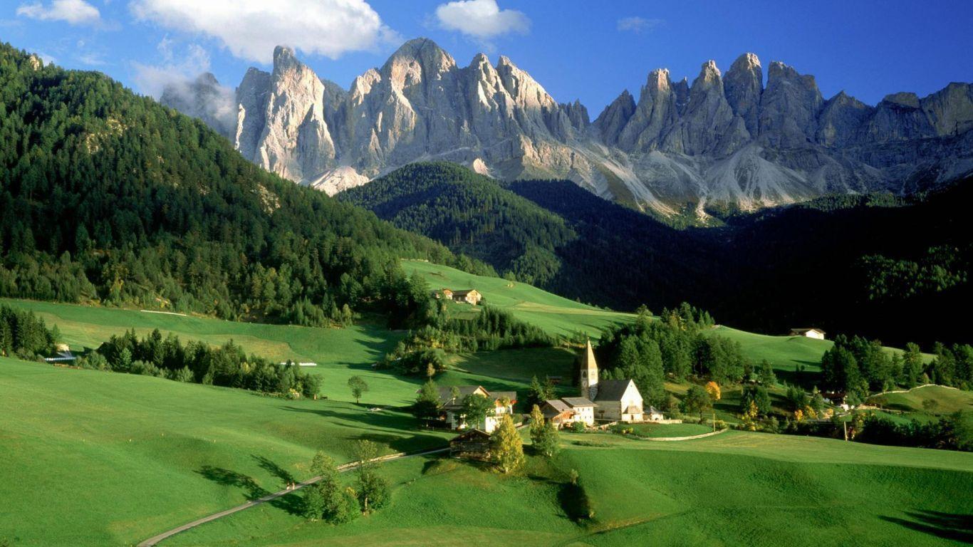 Dolomiti valle verde chiesetta, 1366x768 HD, Desktop