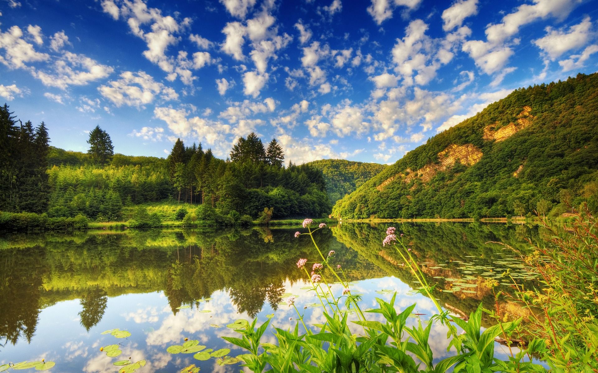 Lago tra colline verdi, 1920x1200 WUXGA, Desktop