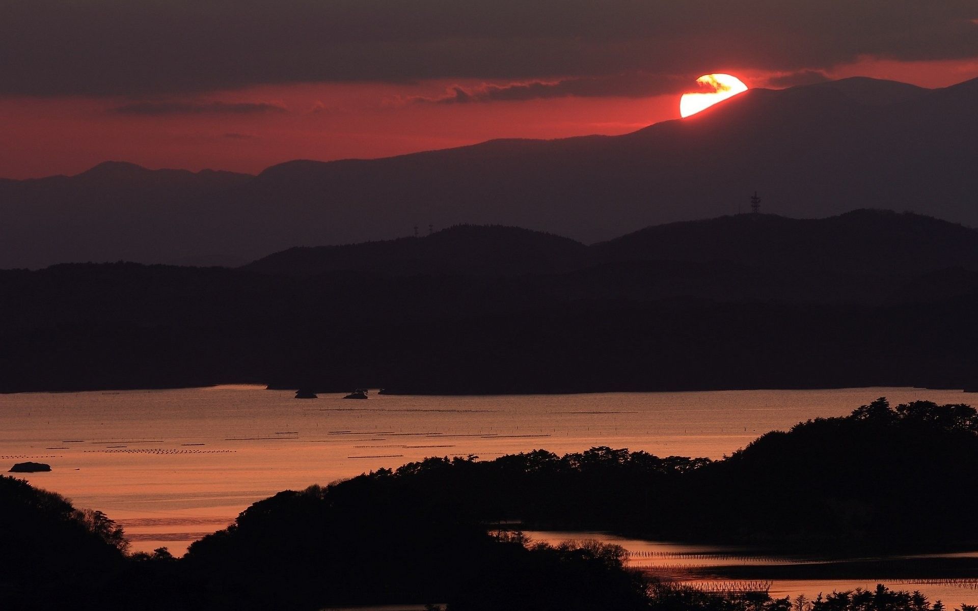 Tramonto rosso su lago, 1920x1200 Full HD+ WUXGA, PC Desktop