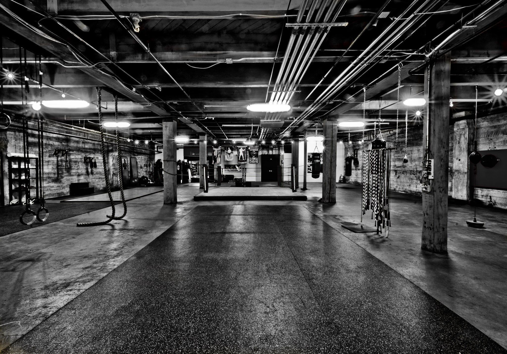 Palestra industriale in bianco e nero, 2048x1430 alta risoluzione, Desktop