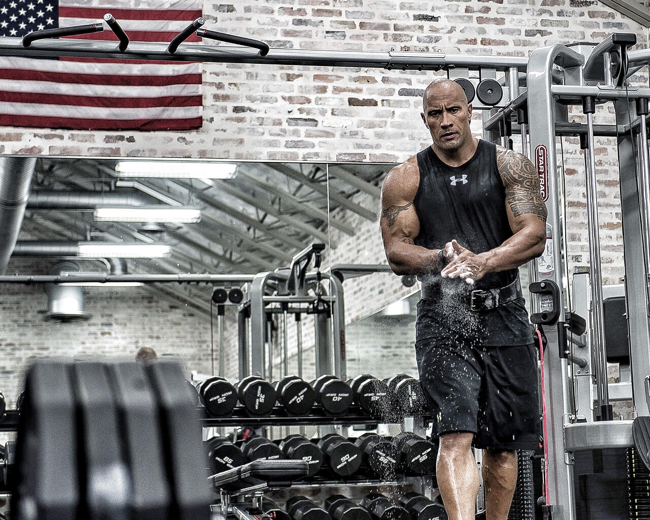 Dwayne Johnson in palestra, 1280x1024 720p, Laptop