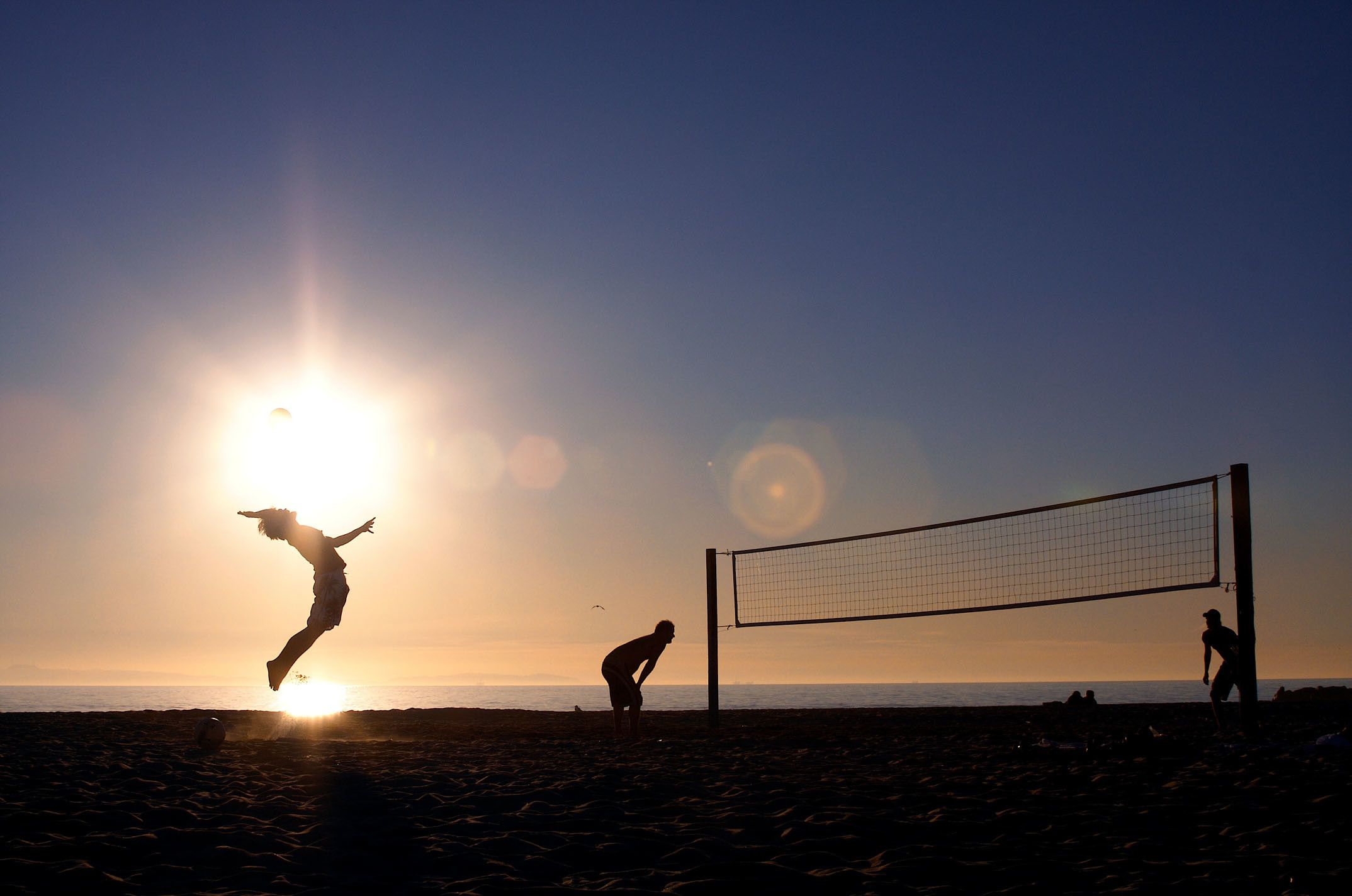 Pallavolo spiaggia tramonto silhouette, 2148x1424 Hi-Res, Desktop