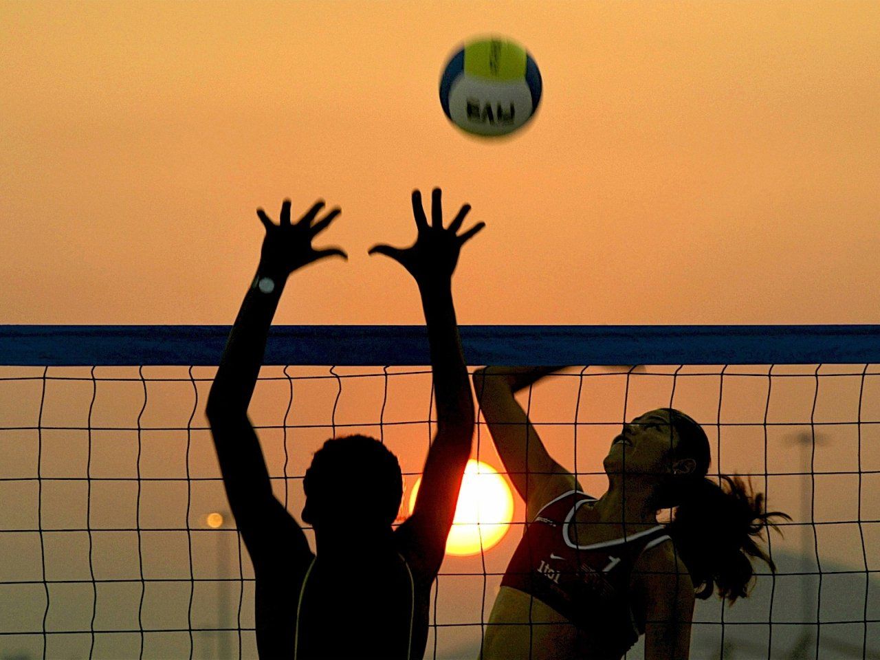 Silhouette pallavolo spiaggia tramonto, 1280x960 720p, PC