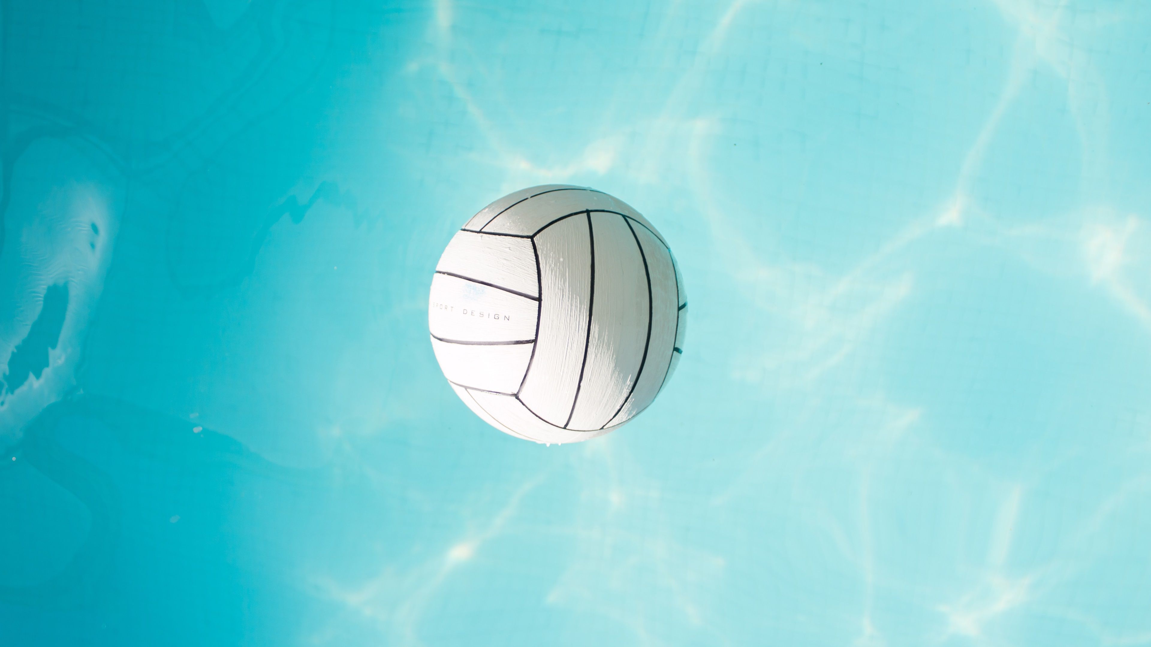 Pallone da pallavolo in piscina, 3840x2160 4K Ultra HD, Monitor 4K