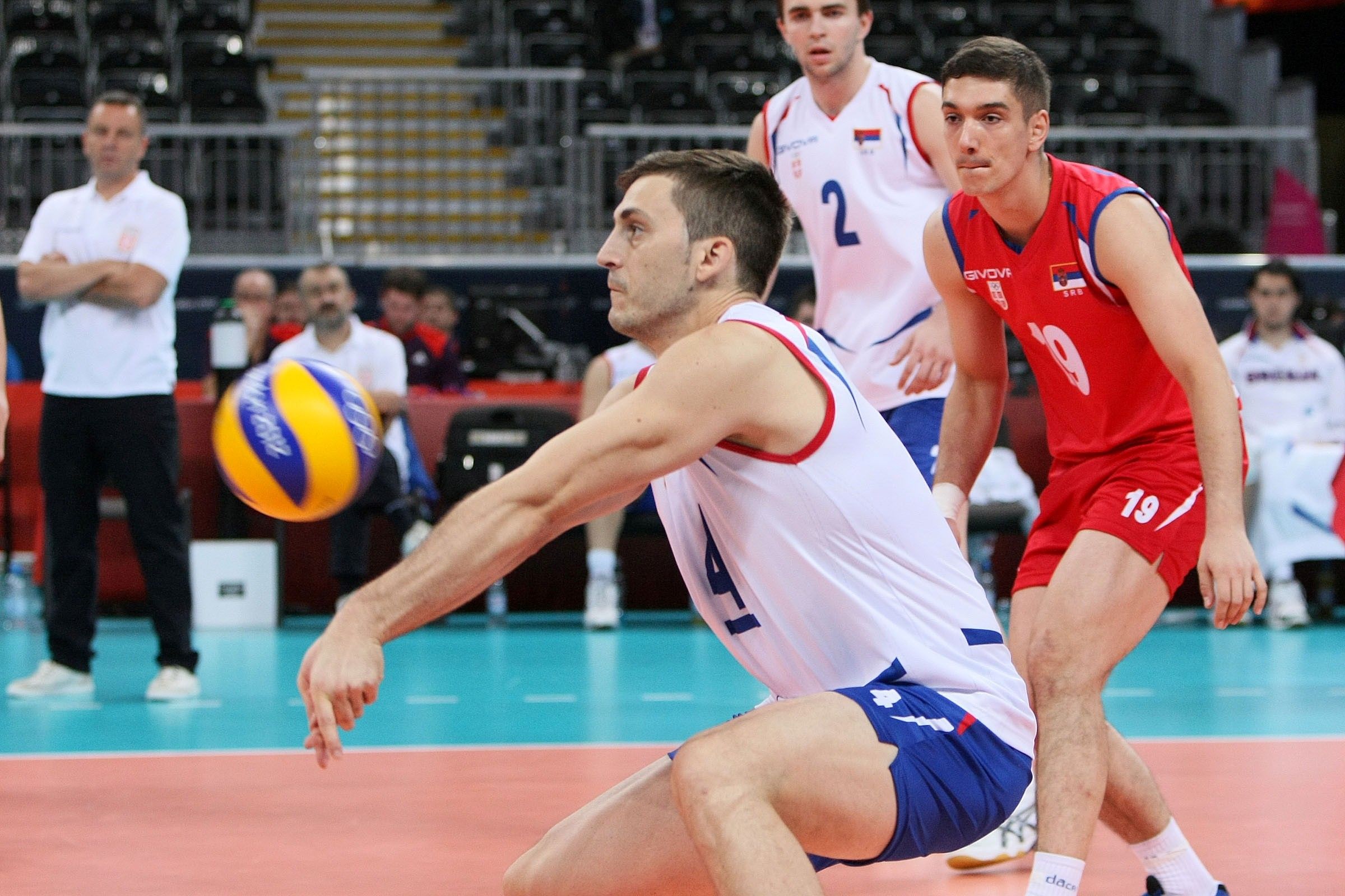 Giocatori pallavolo in campo, 2400x1600 alta risoluzione, Laptop