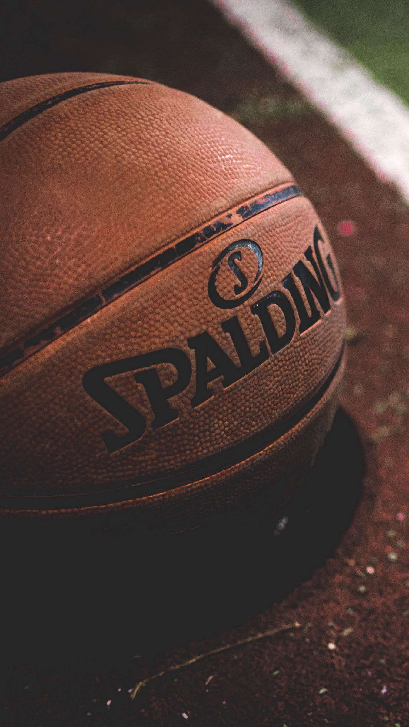 Pallone da basket Spalding primo piano, 1350x2400 Full HD Verticale, Smartphone