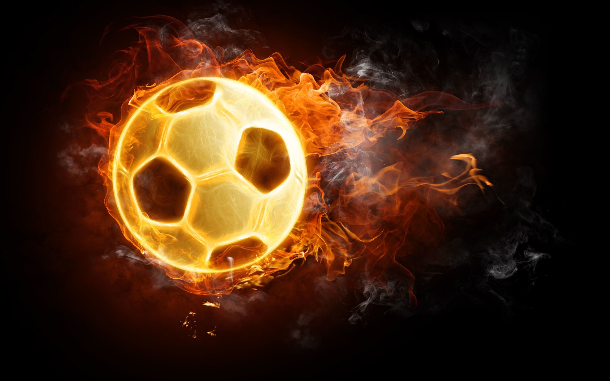 Pallone da calcio in fiamme, 2560x1600 2K+, Laptop