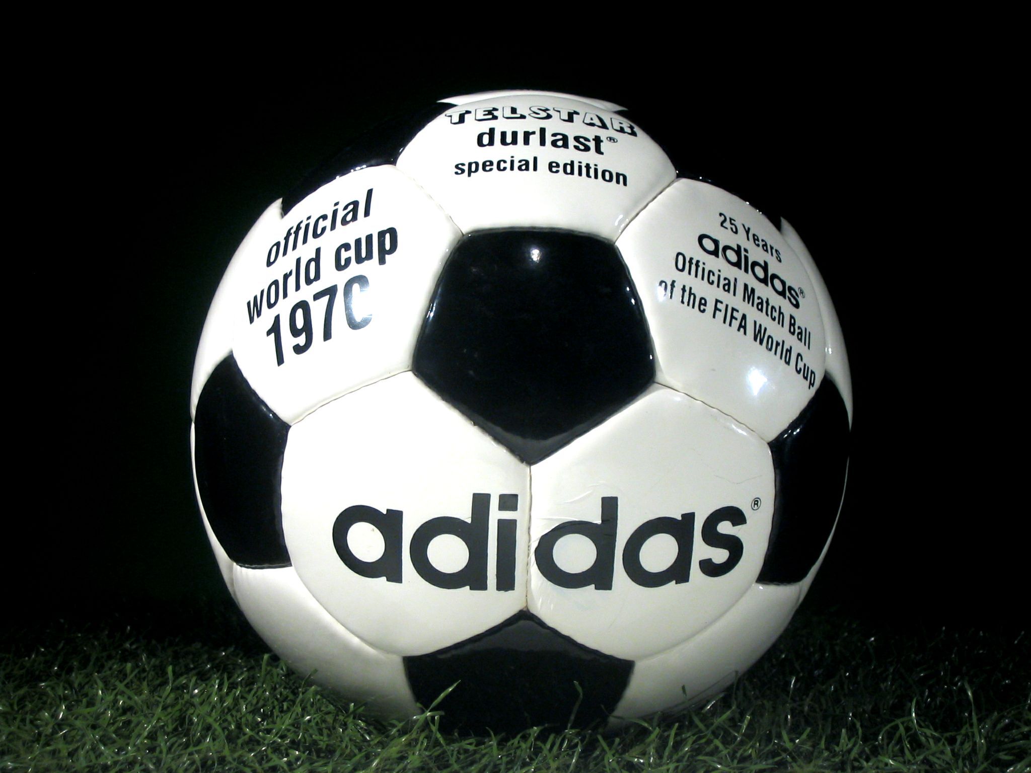 Pallone Adidas Telstar Mondiali 1970, abbigliamento sportivo, 2048x1536 alta risoluzione, Desktop