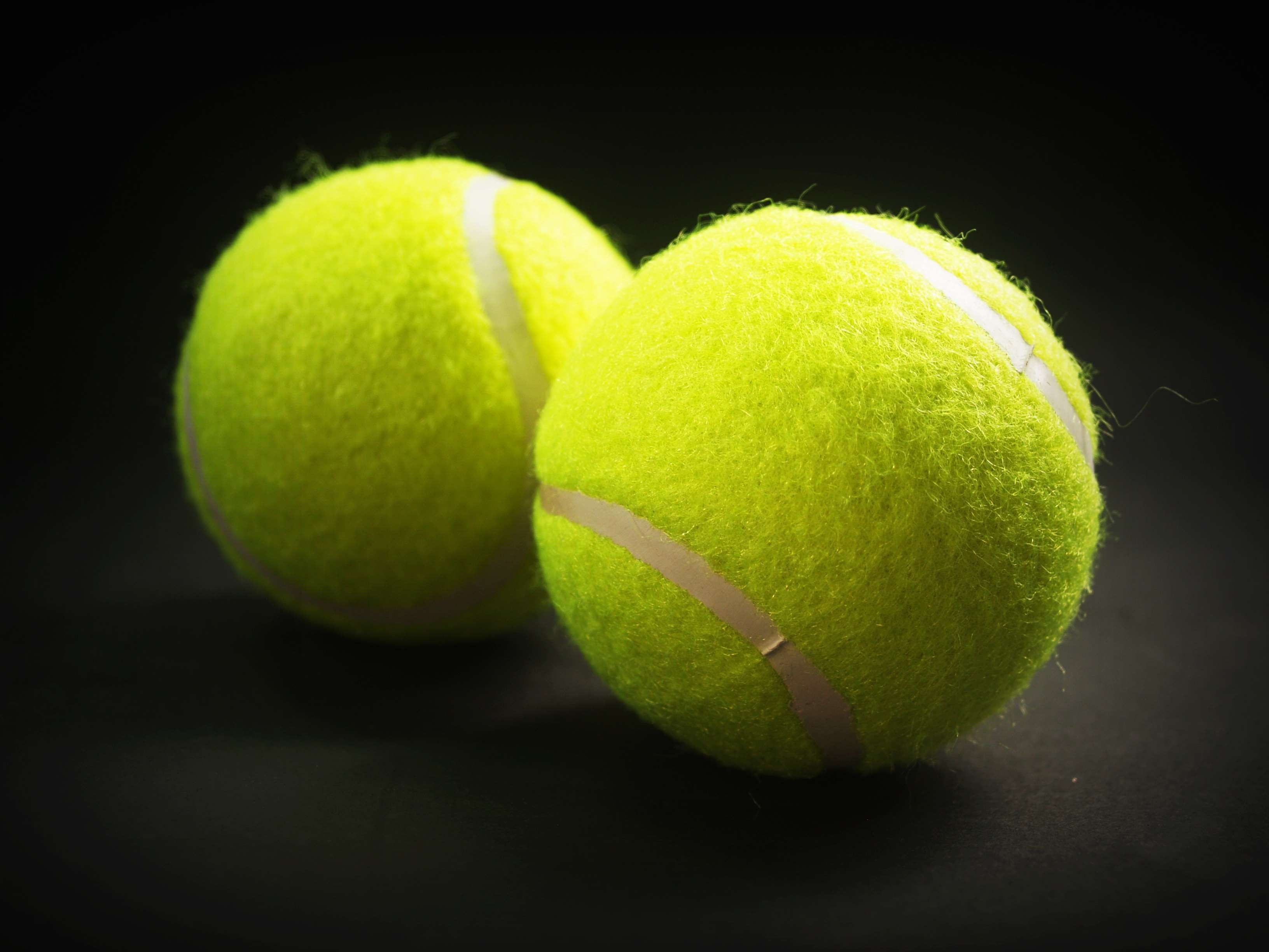 Due palline da tennis gialle, 3264x2448 2K+, Monitor Gaming