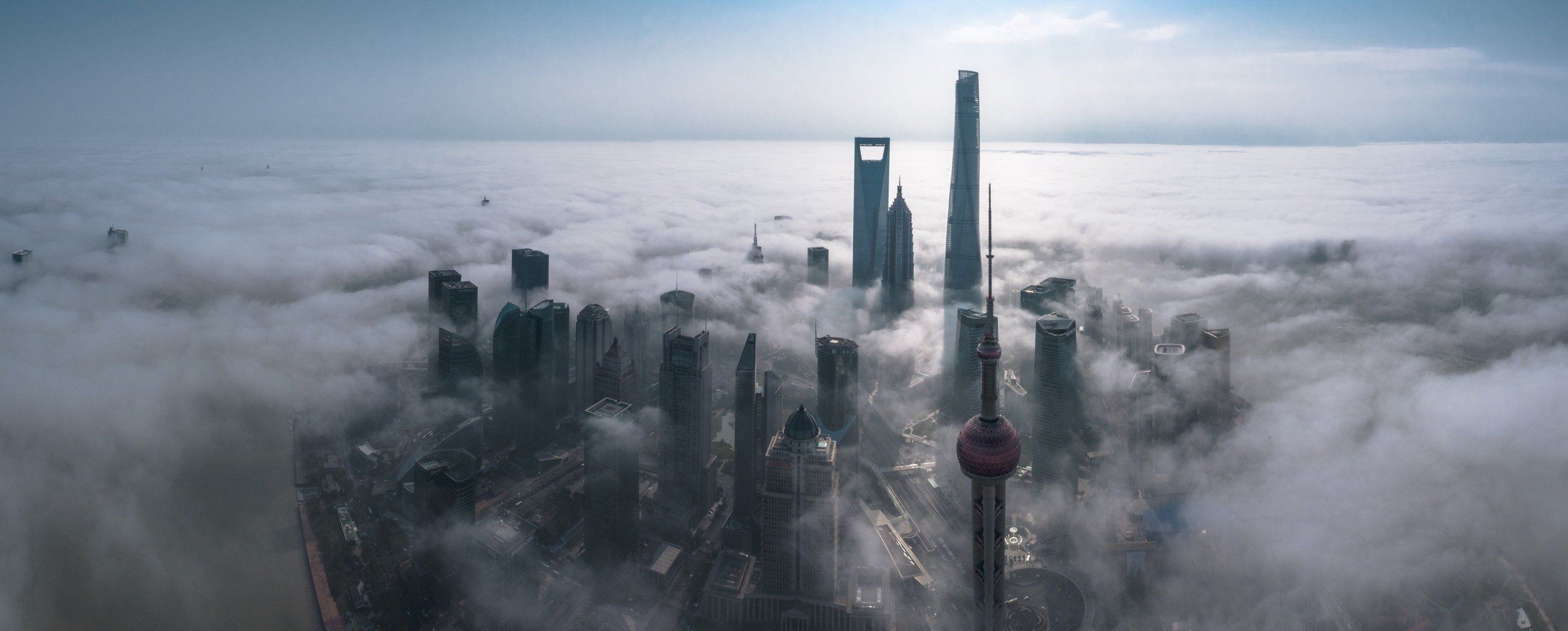 Skyline Shanghai tra le nuvole, 2500x1007 Panoramico, Dual Screen