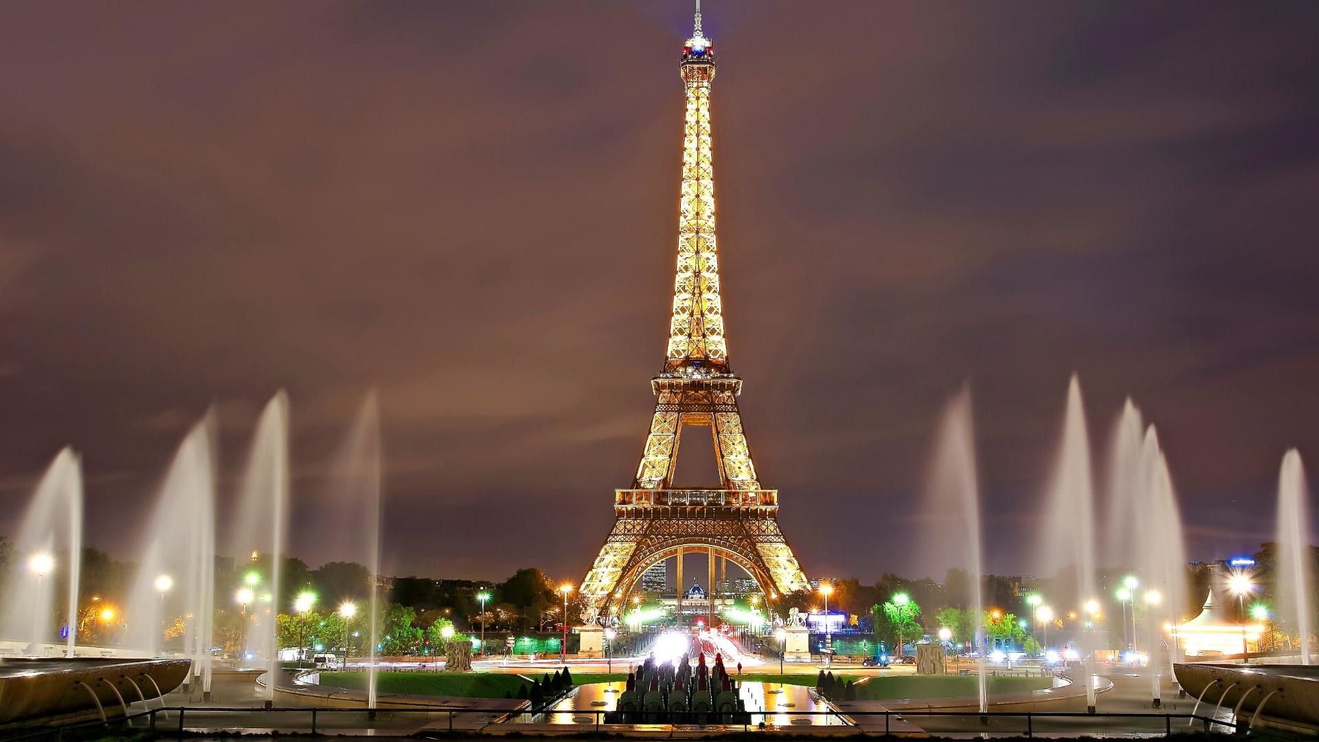 Torre Eiffel notturna con fontane, 1920x1080 1080p, Monitor Gaming