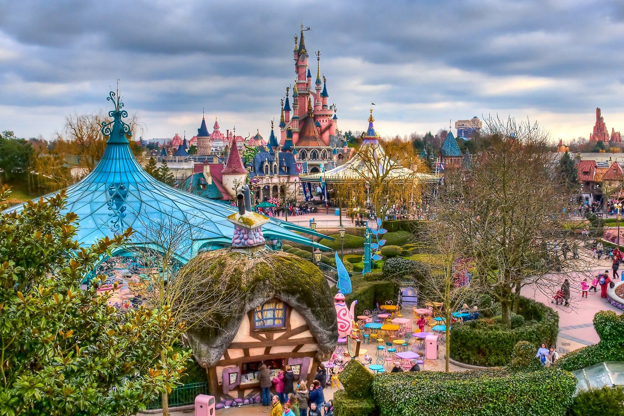 Disneyland Paris castello colorato, 2048x1365 2K, PC