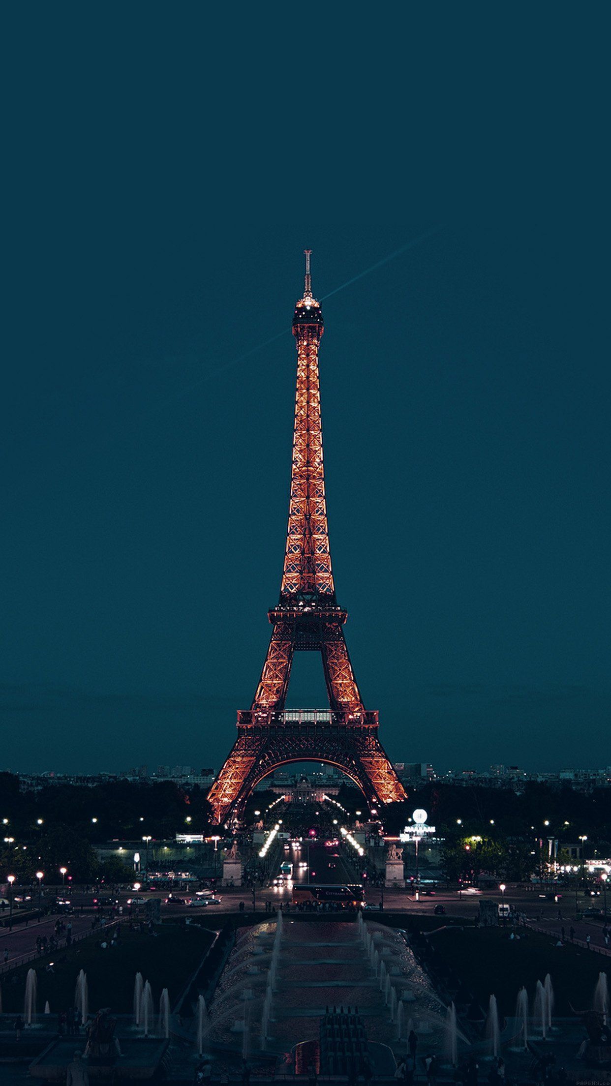 Torre Eiffel illuminata di notte, 1242x2208 Full HD Verticale, iPhone