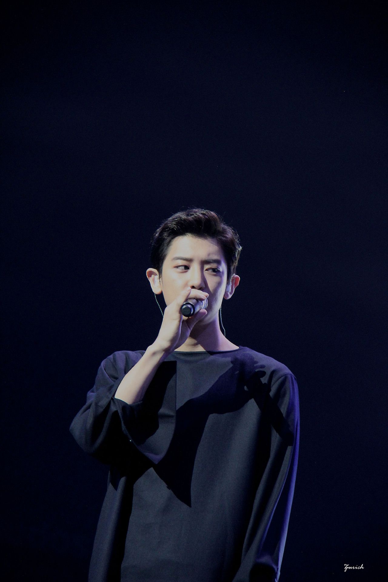 Park Chanyeol EXO su palco, 1280x1920 Full HD Verticale, iPhone