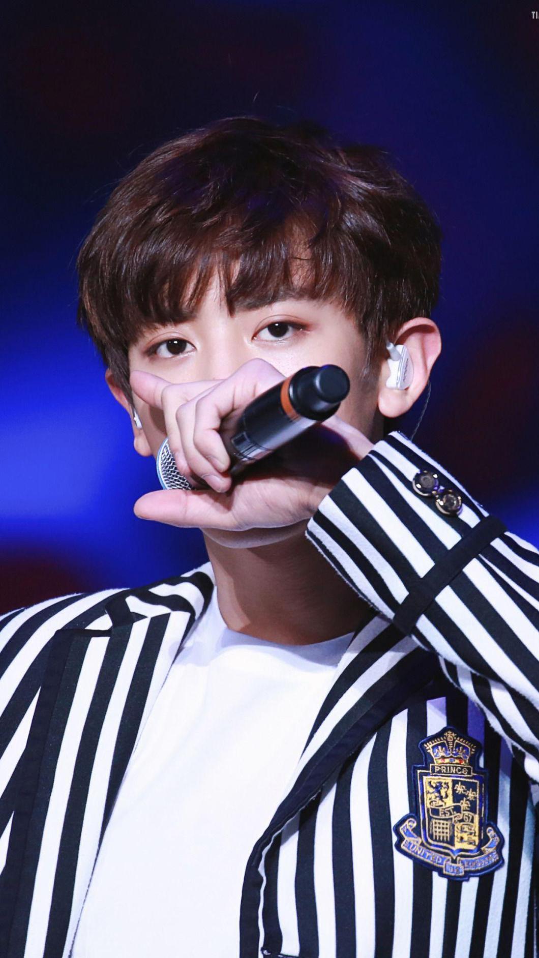 Park Chanyeol EXO in concerto, 1060x1884 Verticale, Mobile