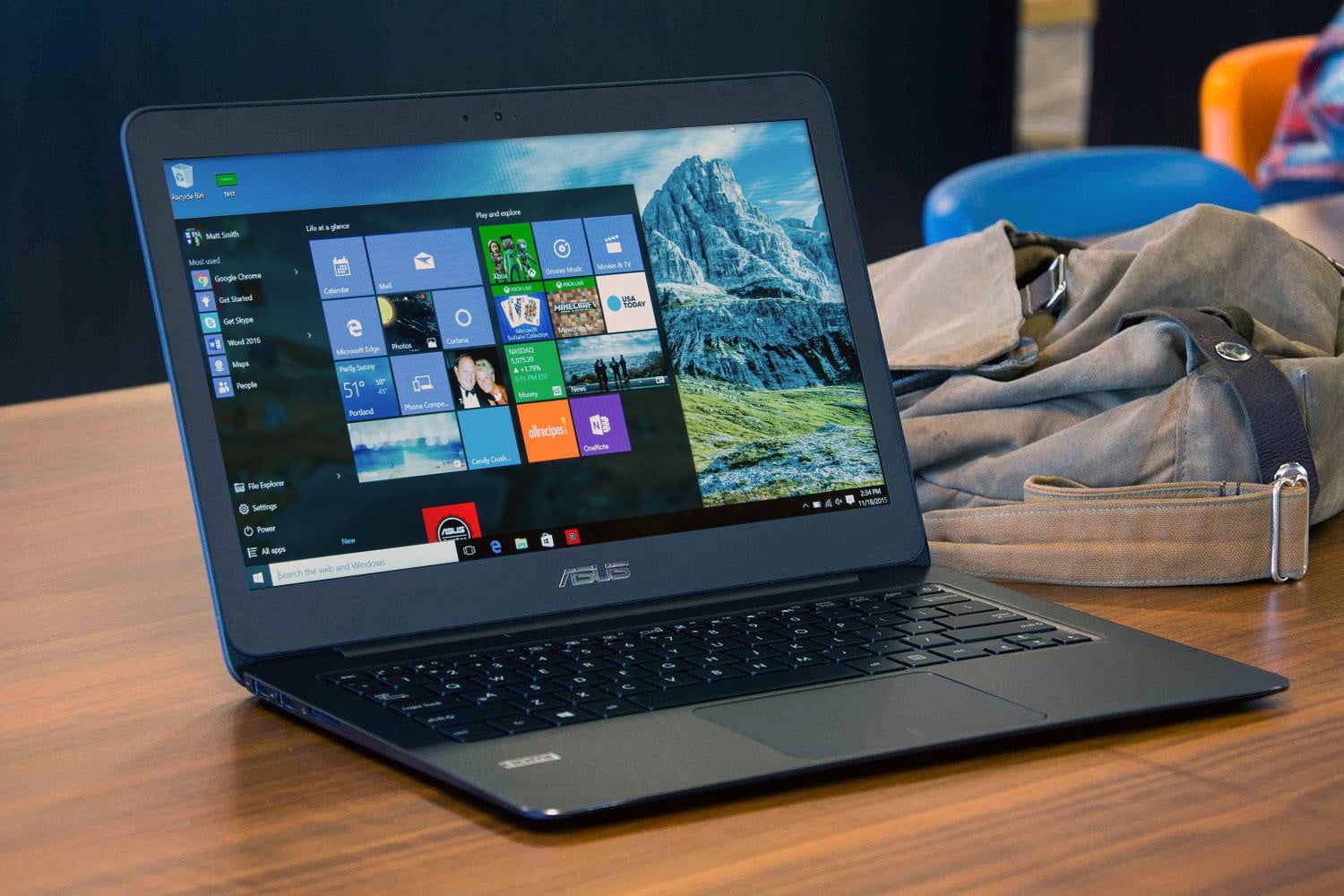 Laptop Windows 10 su tavolo, sistema operativo Microsoft, 1500x1000 720p, ROG Asus Laptop