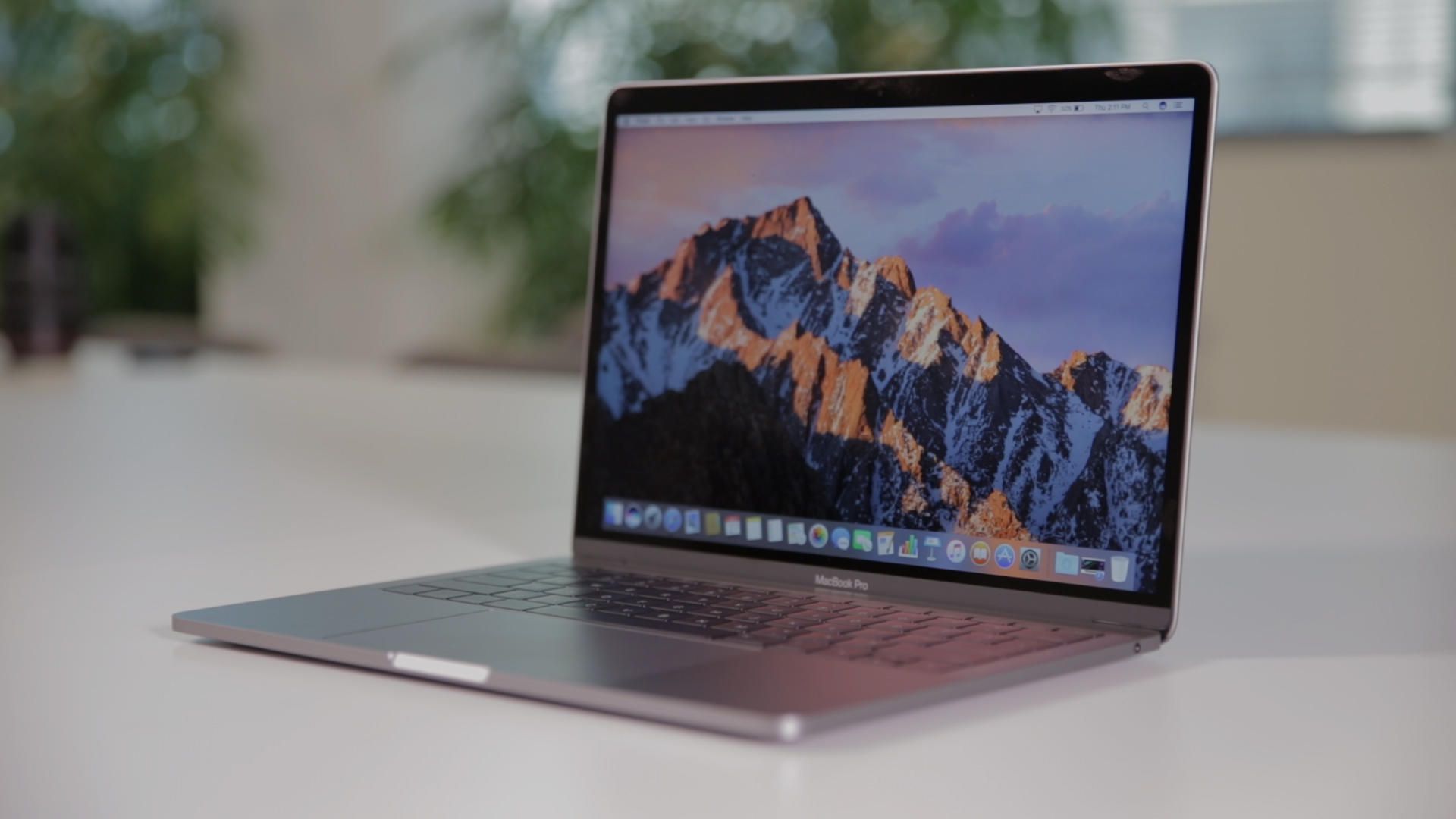 MacBook laptop grigio siderale, 1920x1080 Full HD, Dell XPS