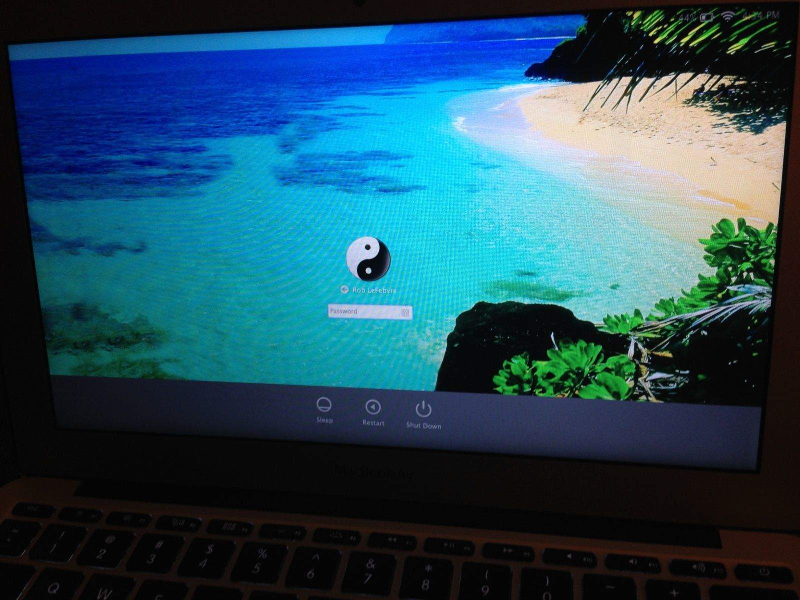 Laptop con moto e schizzi colorati, 1920x1200 WUXGA, Lenovo Legion