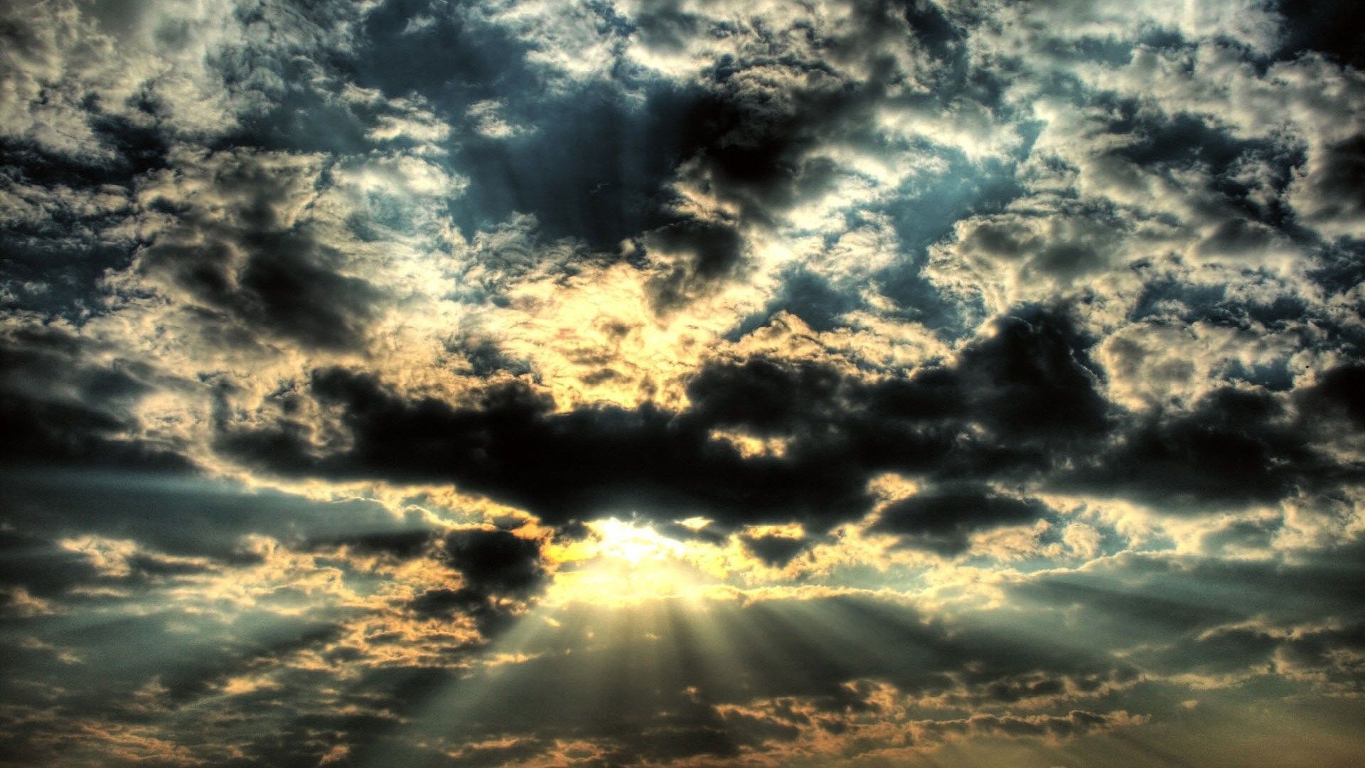 Nuvole scure con raggi di sole, 1920x1080 1080p, Desktop