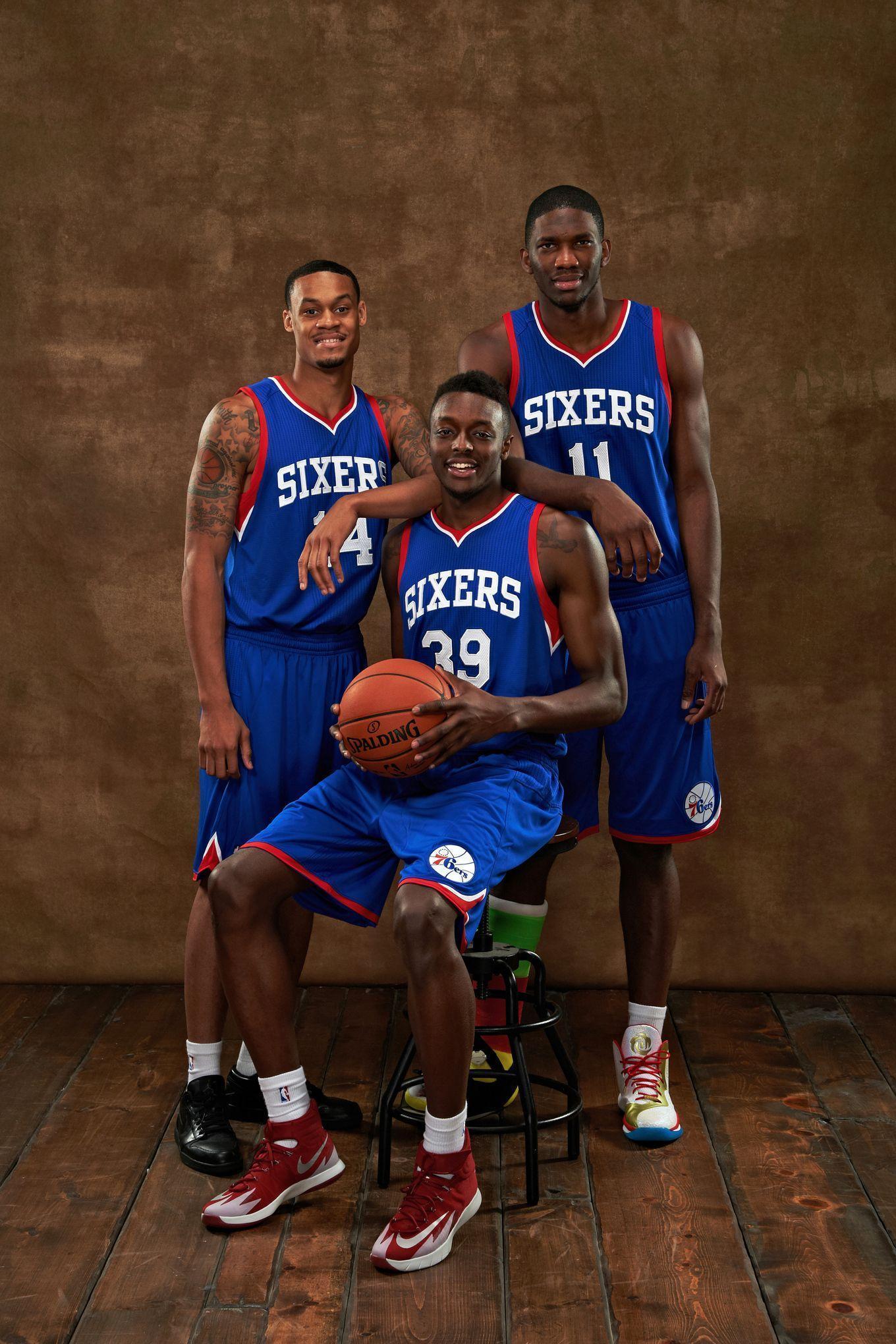 Giocatori Philadelphia 76ers in posa, 1360x2040 Verticale, Mobile