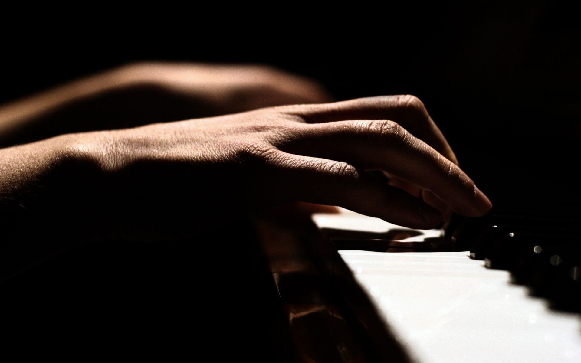 Pianoforte a coda nero, 910x1365 Verticale, Mobile