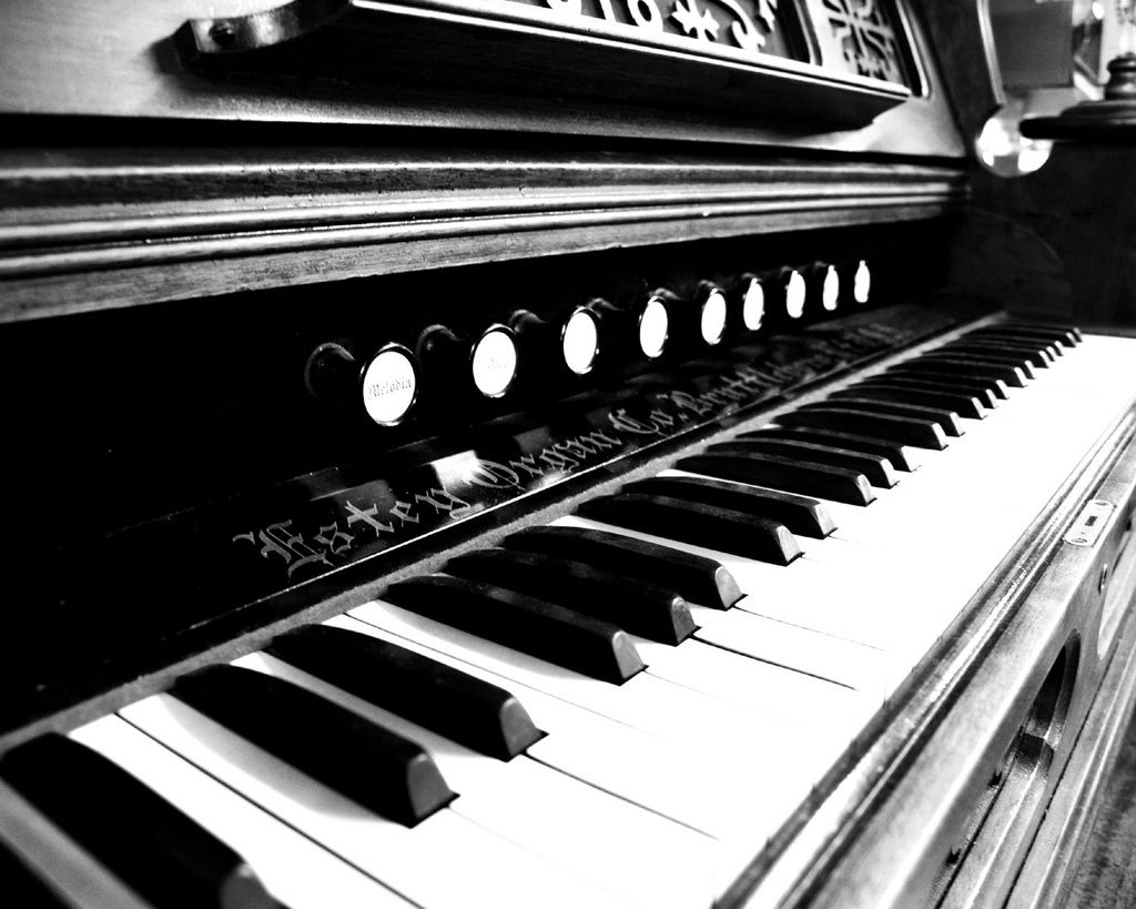 Pianoforte antico bianco e nero, 1024x819 HD, Laptop