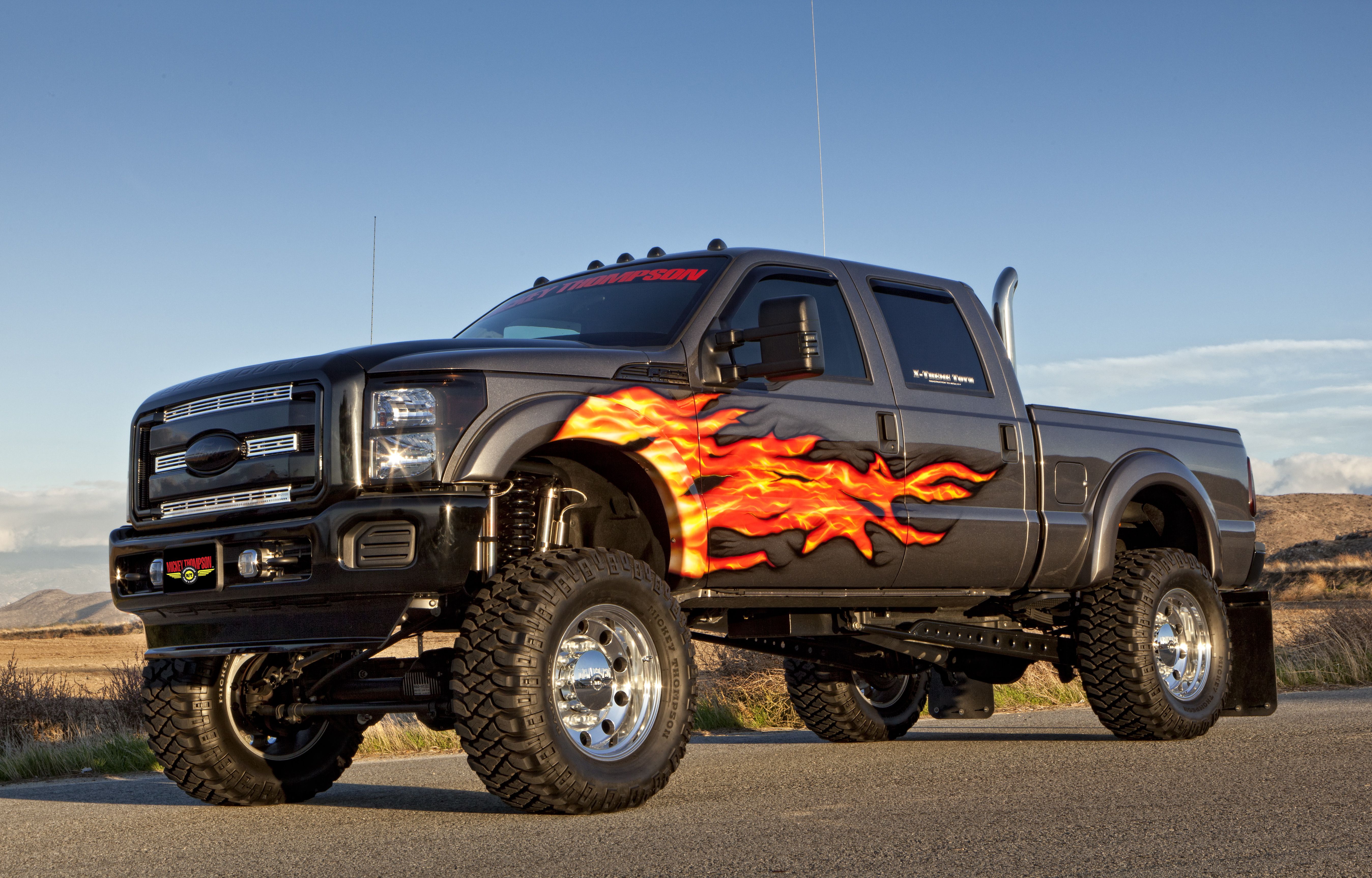 Ford F-250 pickup con fiamme, 5393x3451 4K, Smart TV 4K