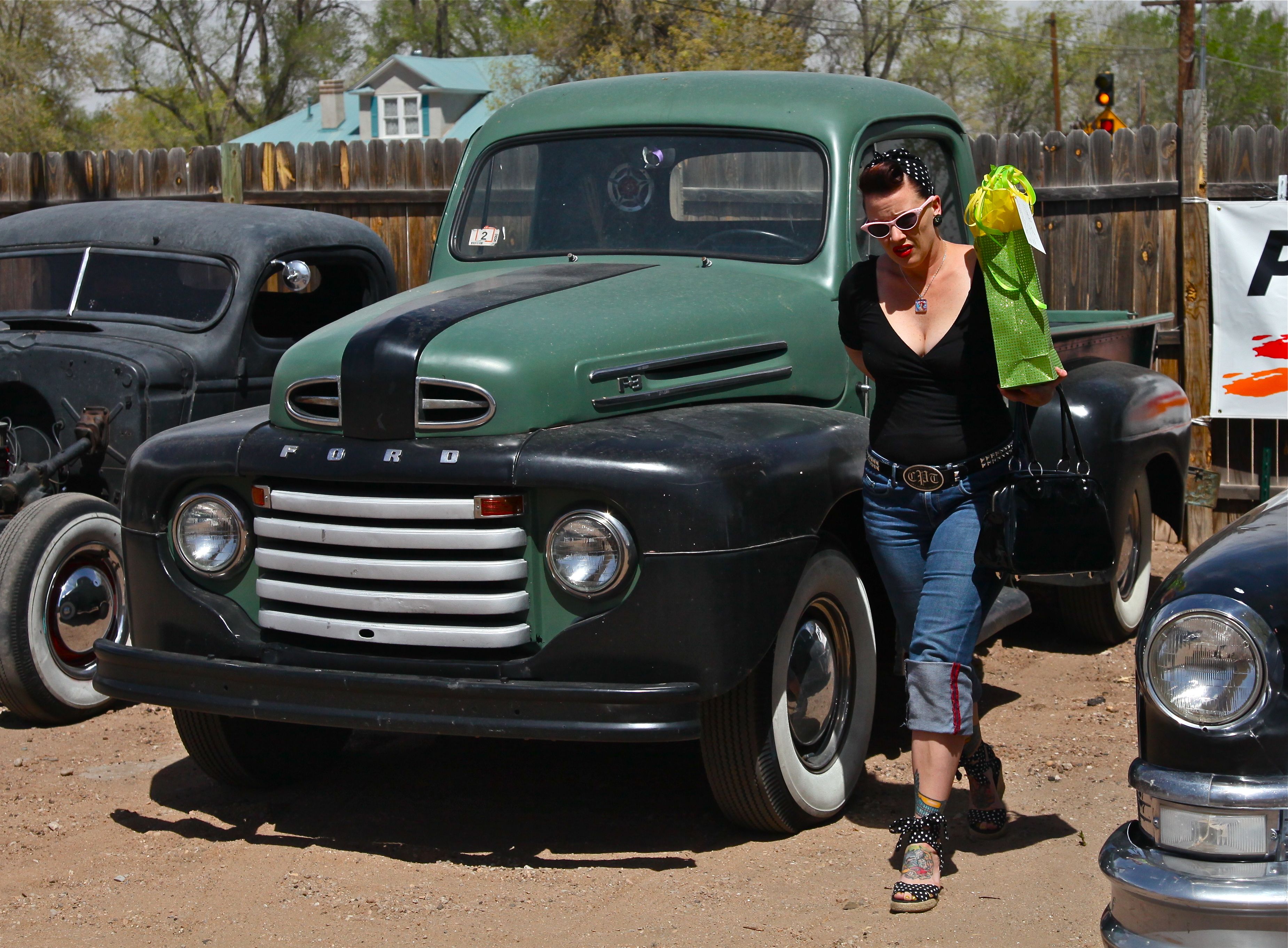 Pickup Ford classico verde, 3700x2722 2K+, Desktop