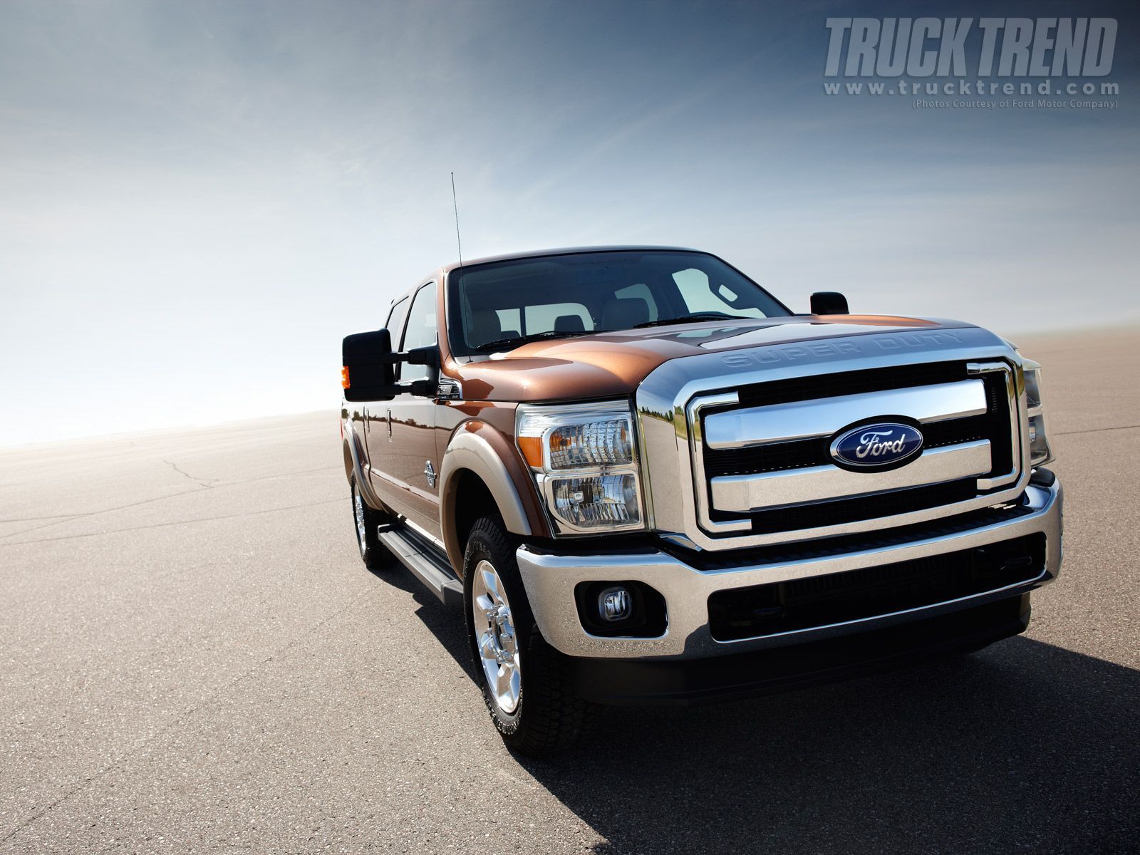 Pickup Ford marrone strada, 1600x1200 HD Ready, Desktop